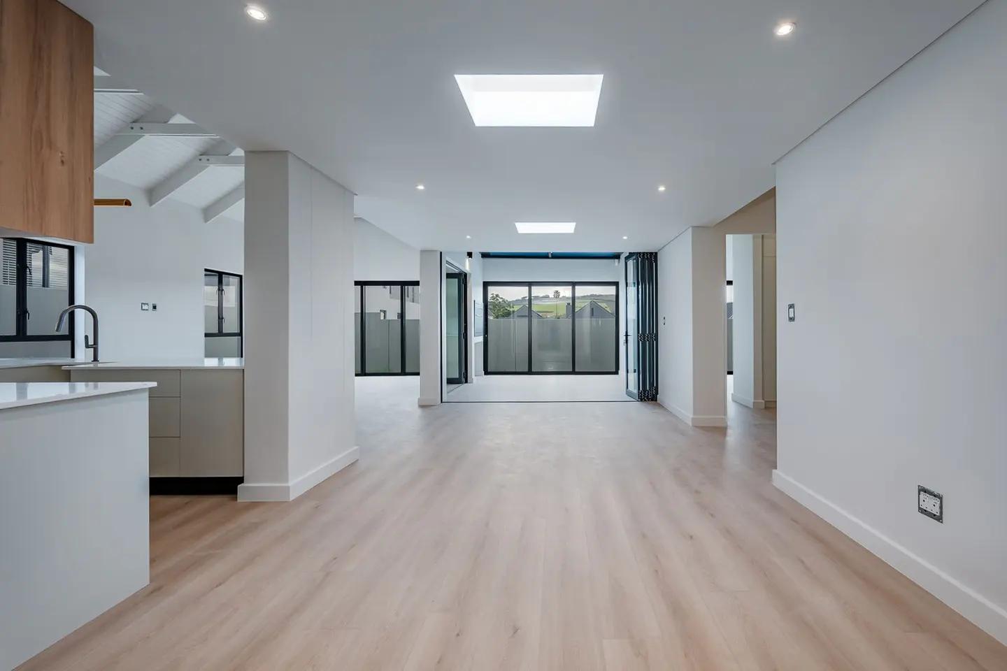 Image 2 of 6