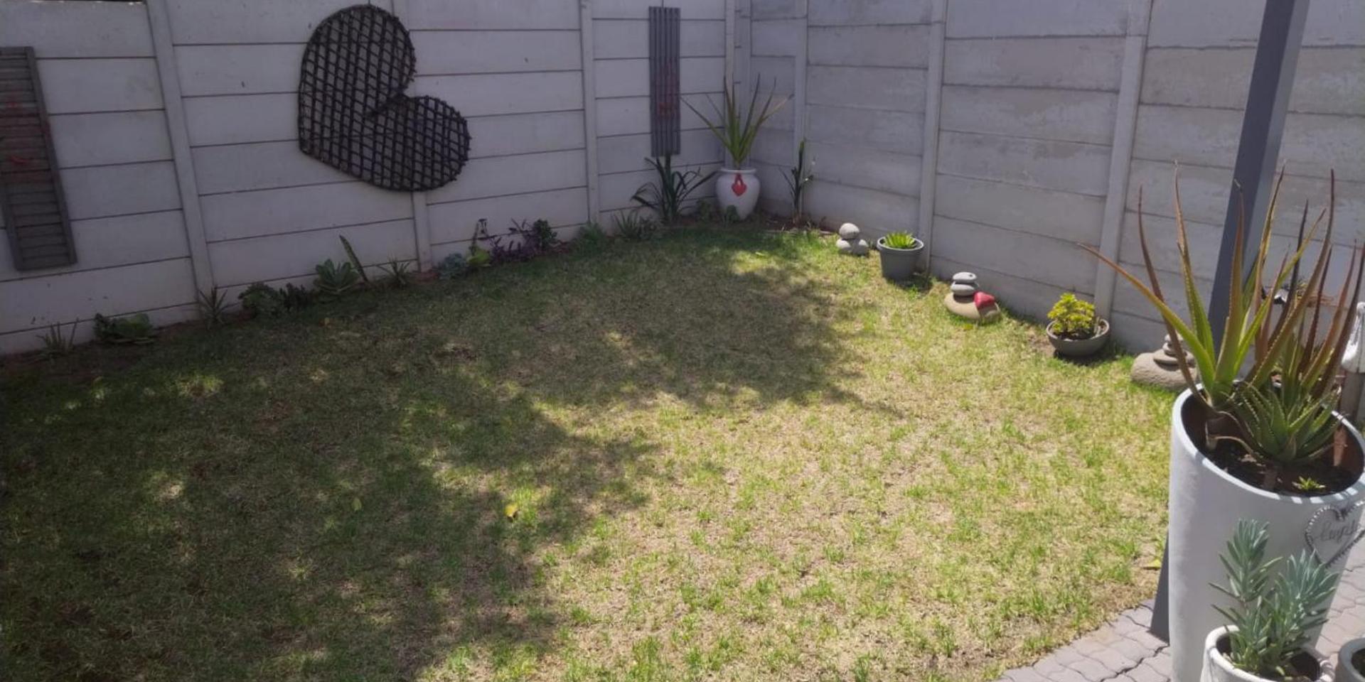 Image 4 of 6