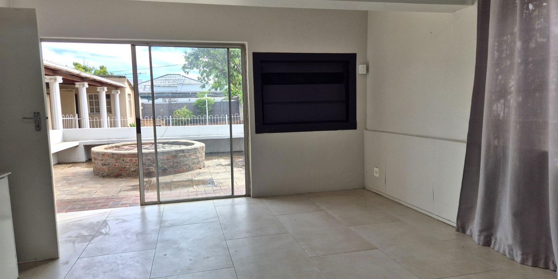 Image 2 of 6