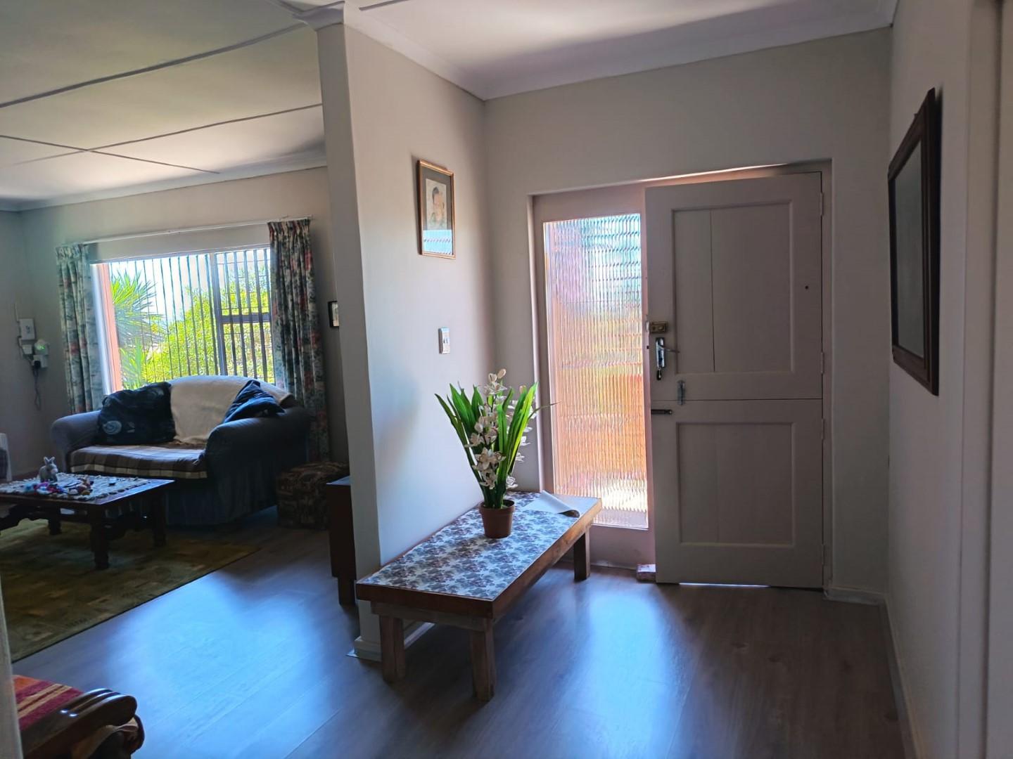 Image 4 of 6