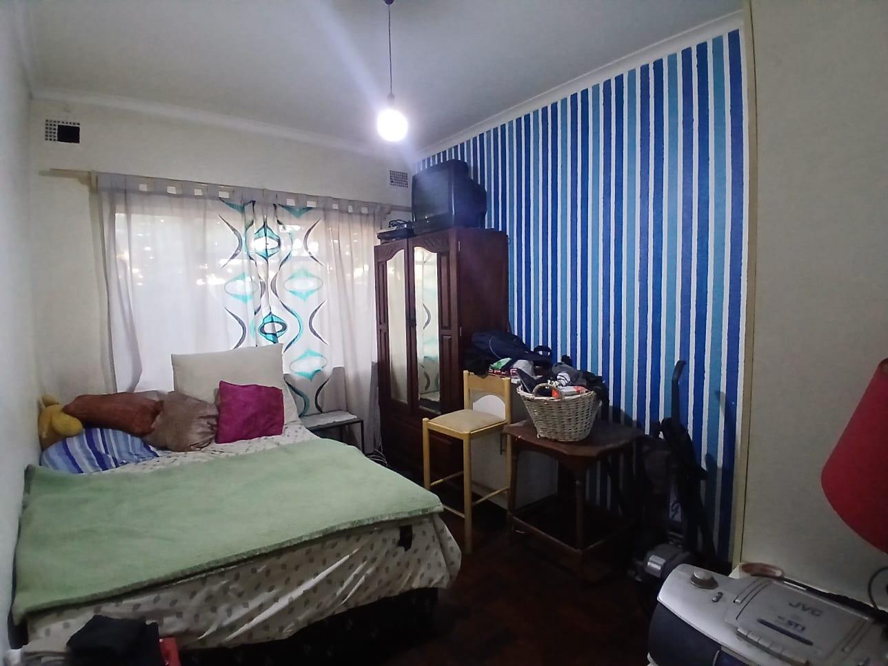 Image 4 of 6