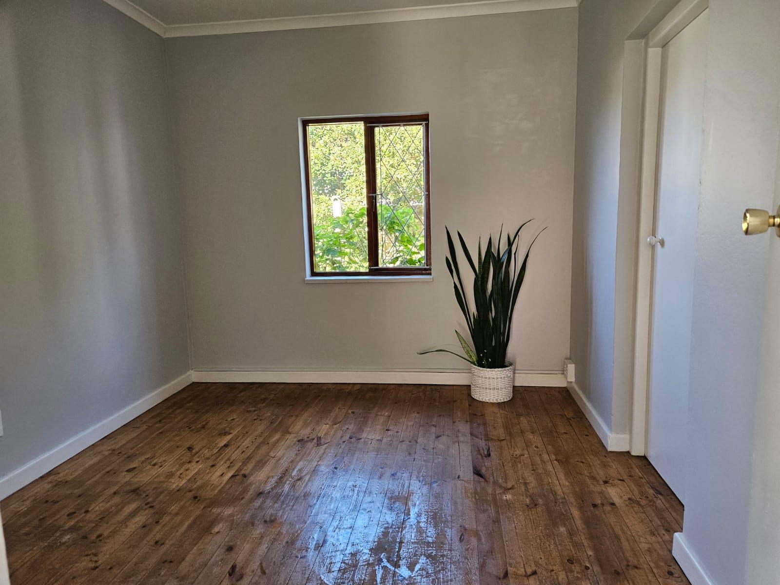 Image 2 of 6