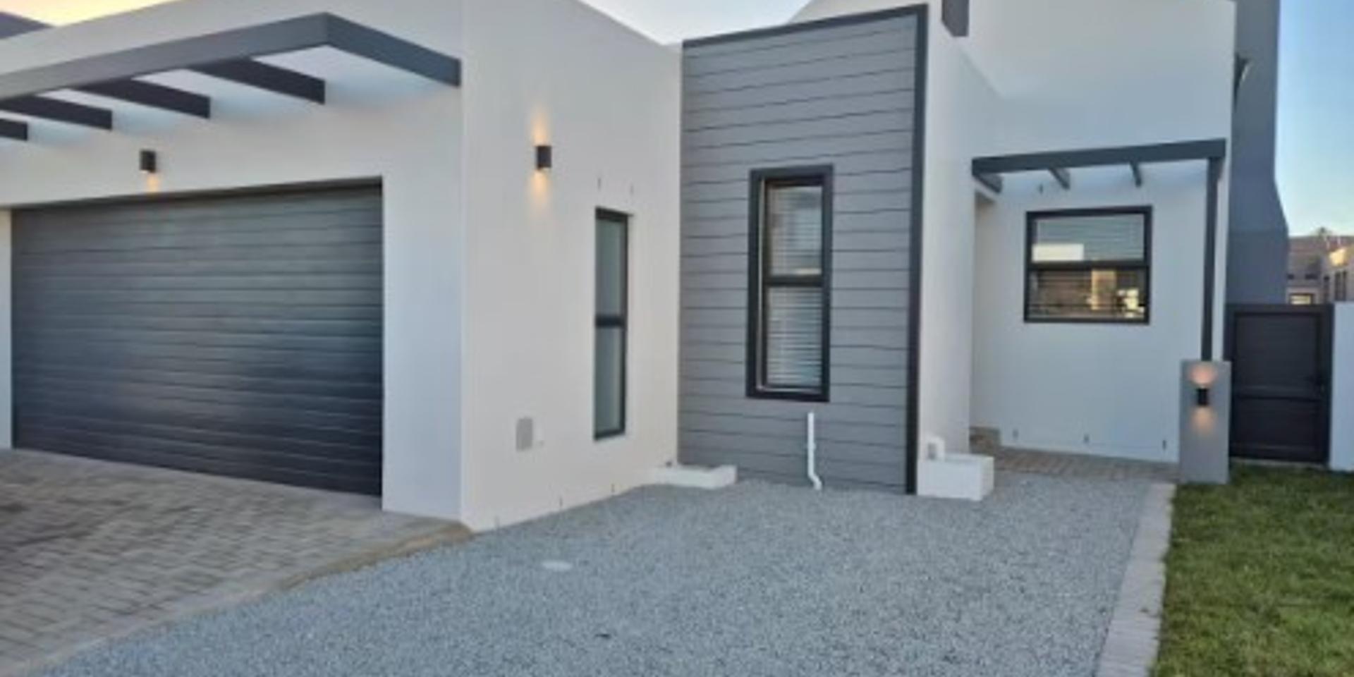 Image 4 of 6