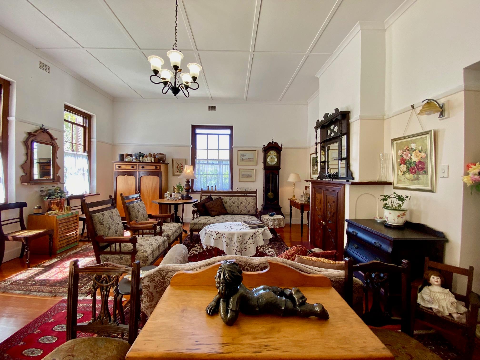 Image 4 of 6