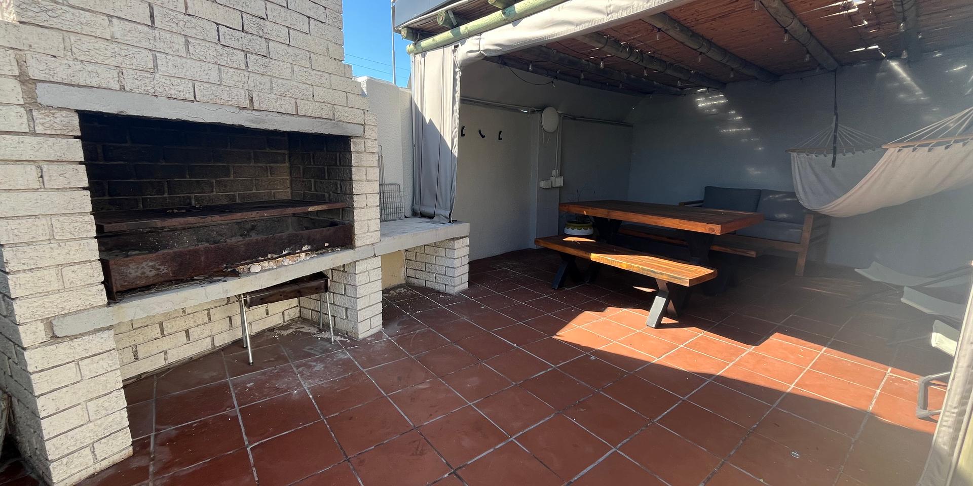 Image 4 of 6