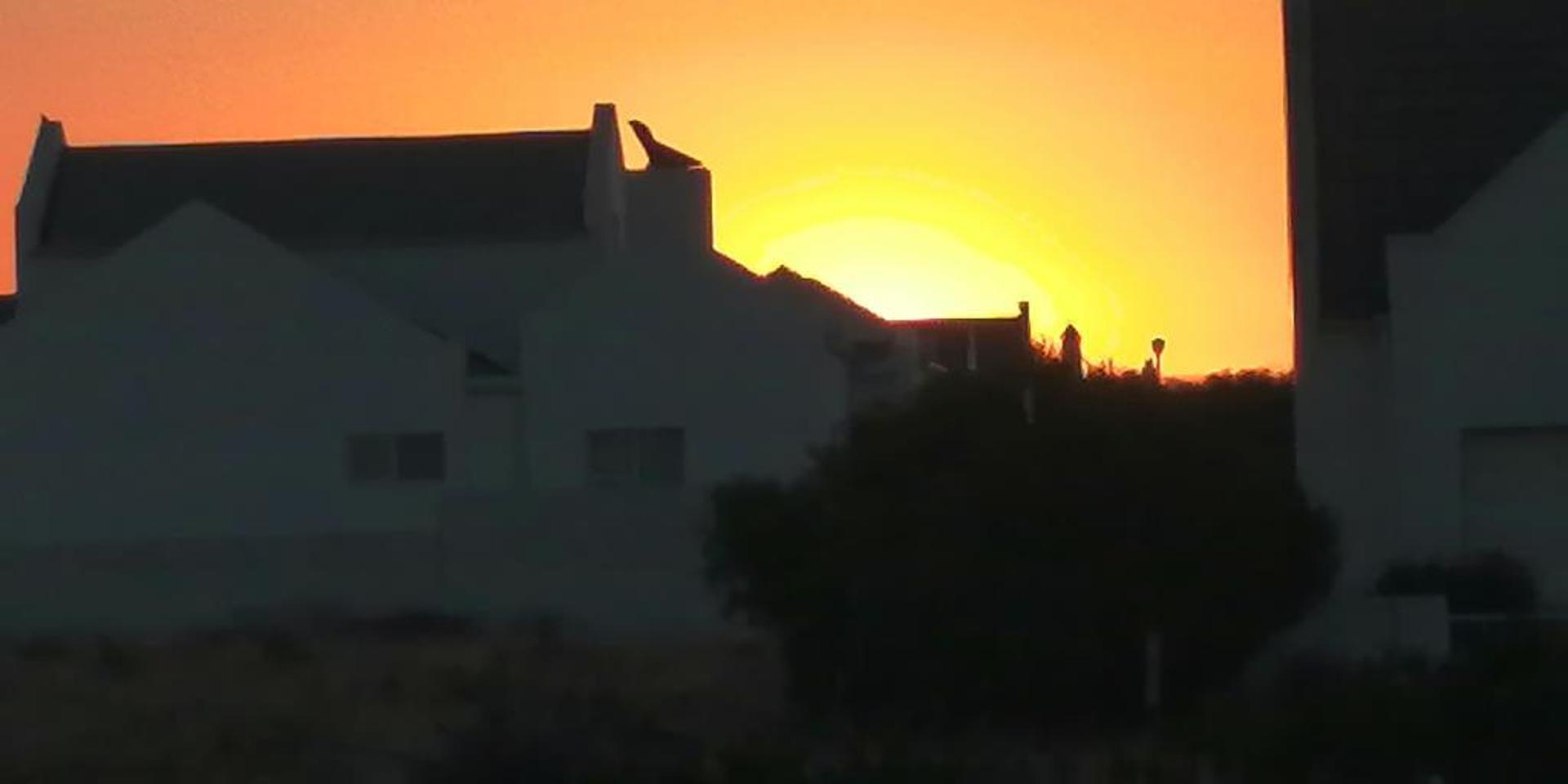 Image 2 of 6