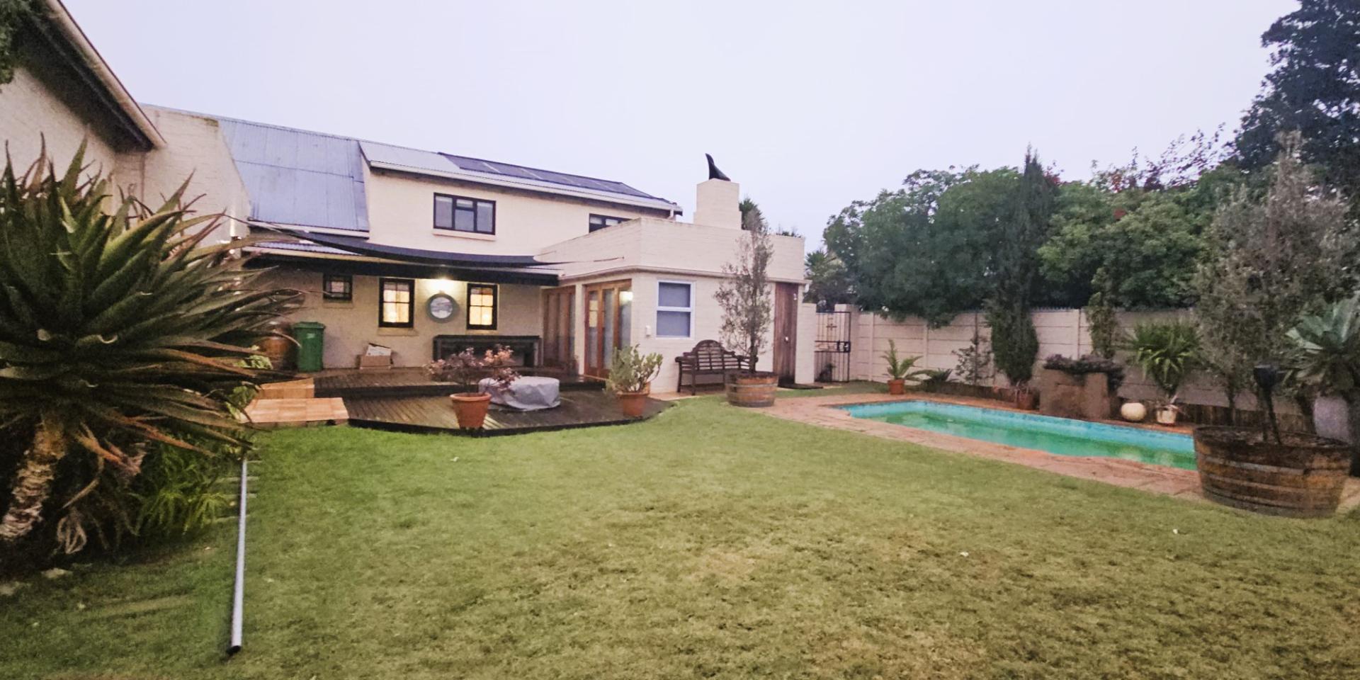 Image 2 of 6