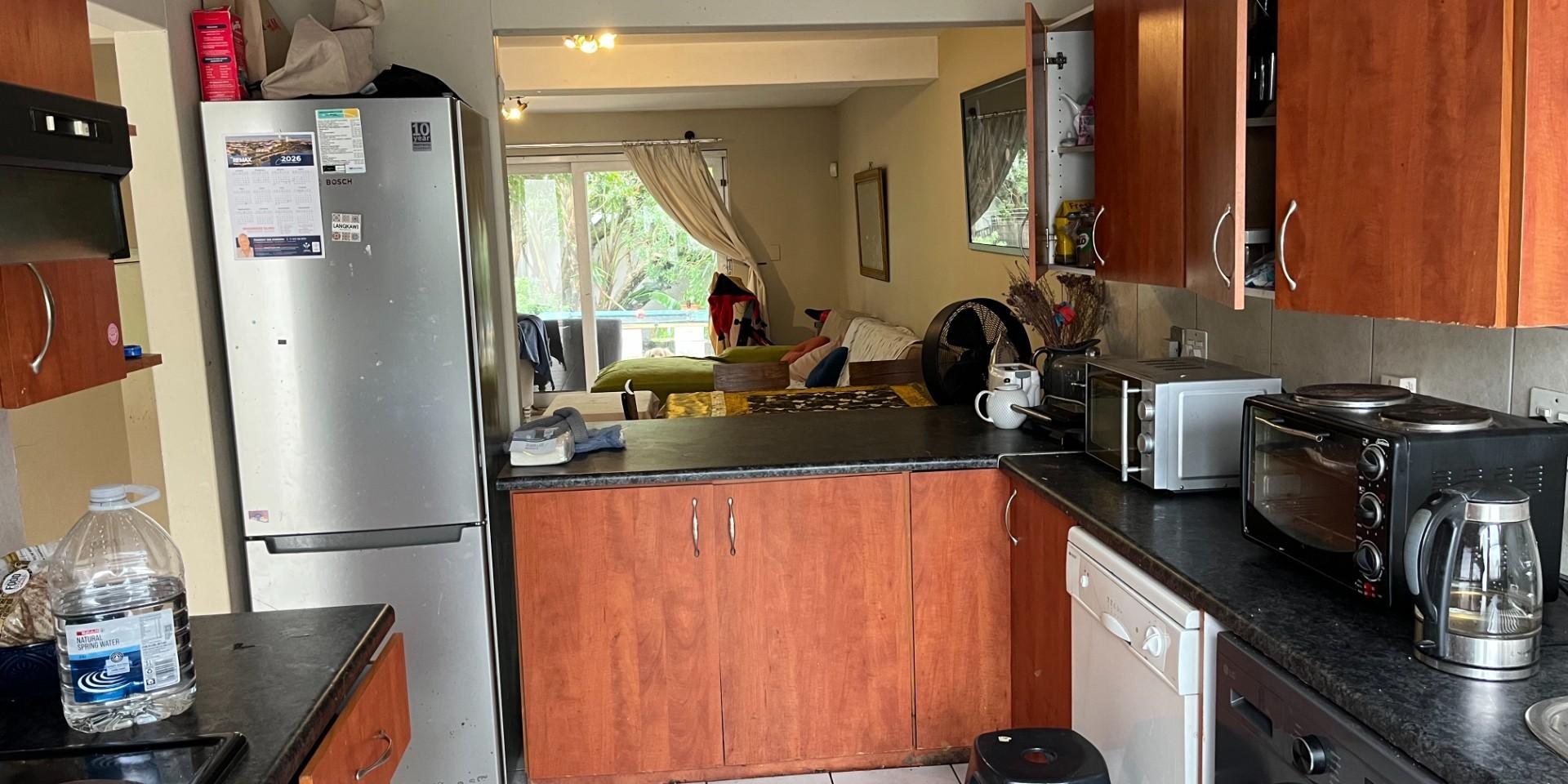 Image 4 of 6