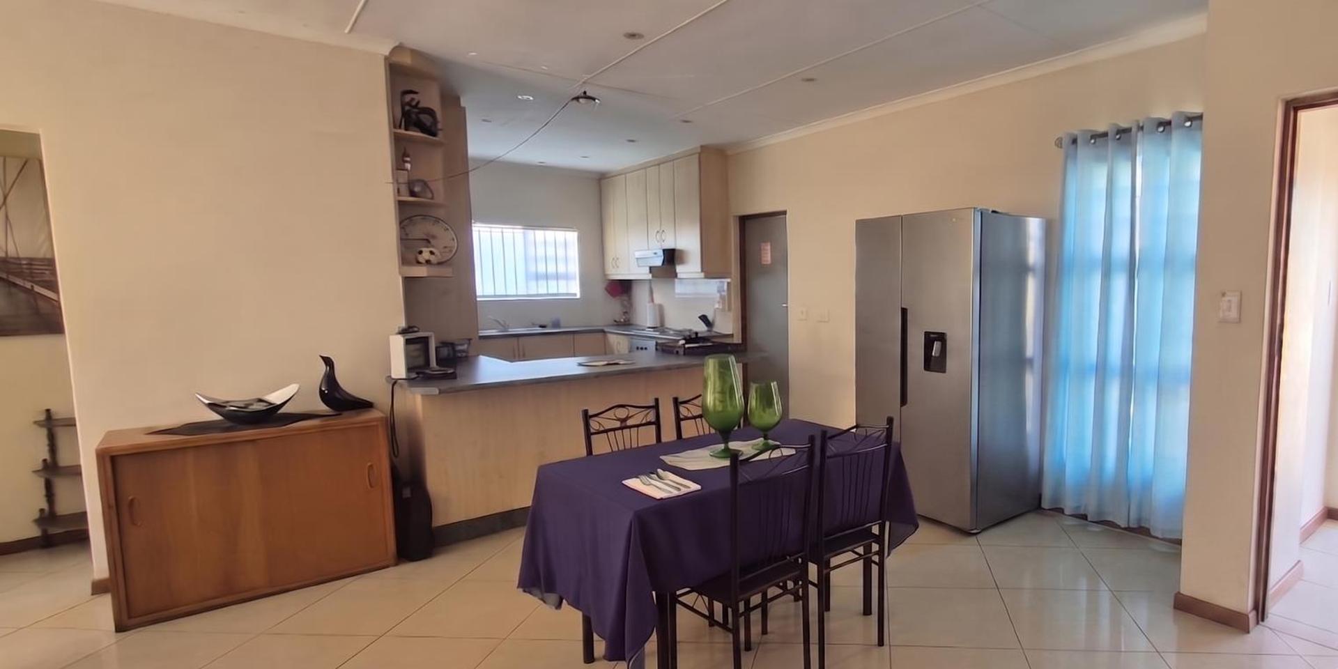 Image 4 of 6