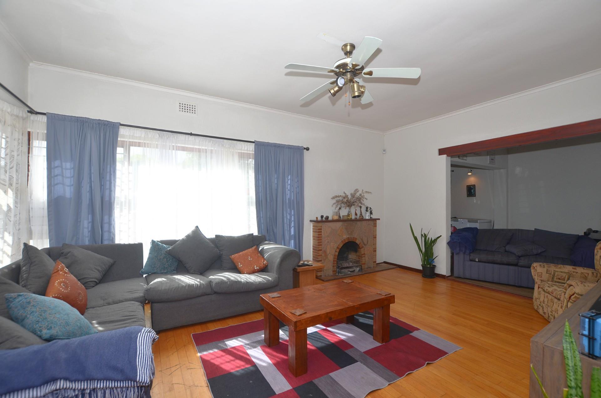 Image 3 of 6