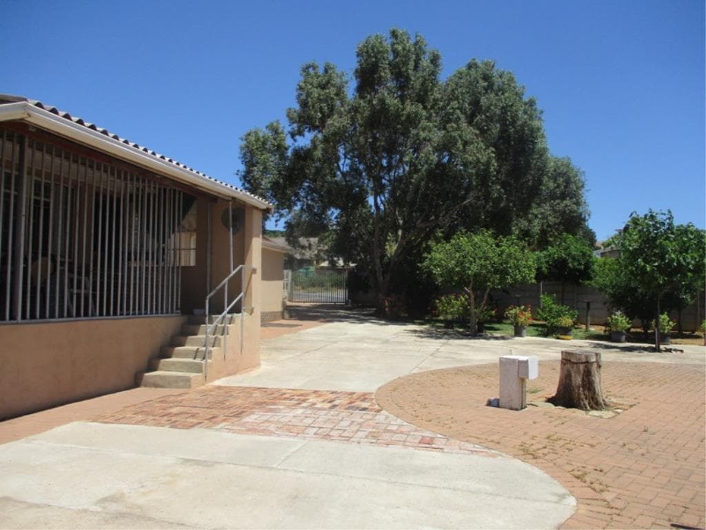 Image 5 of 6