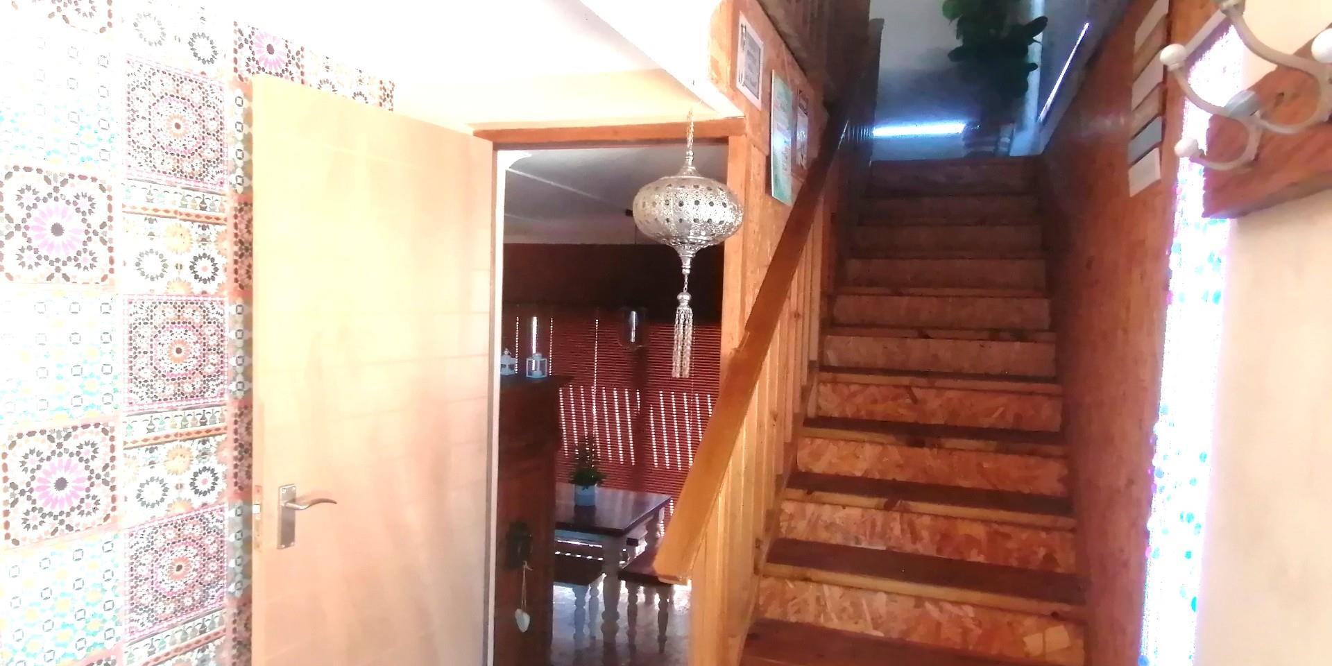 Image 4 of 6