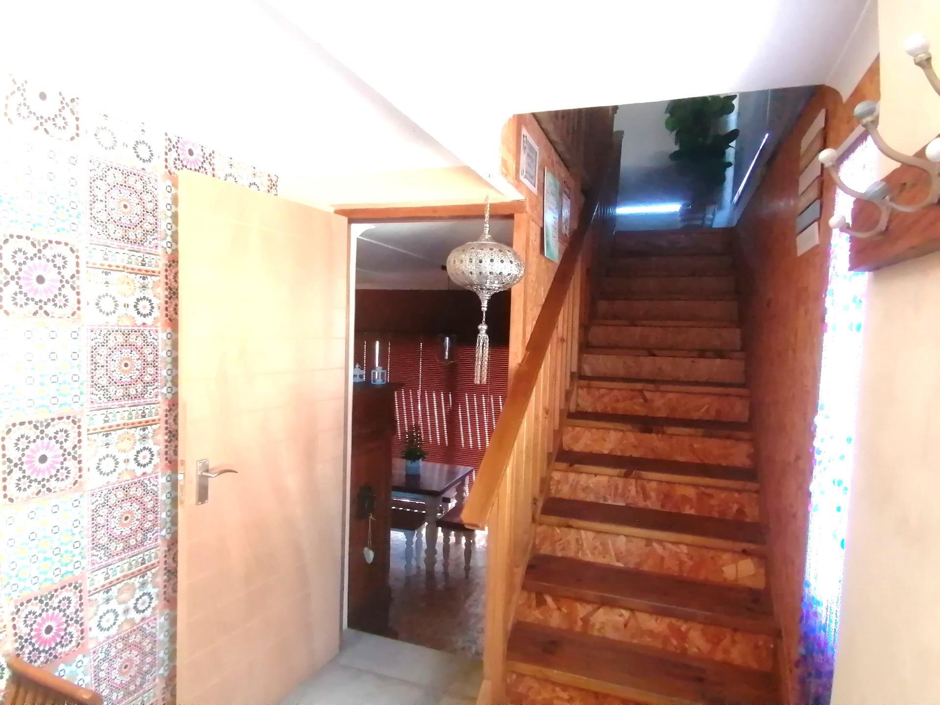 Image 4 of 6