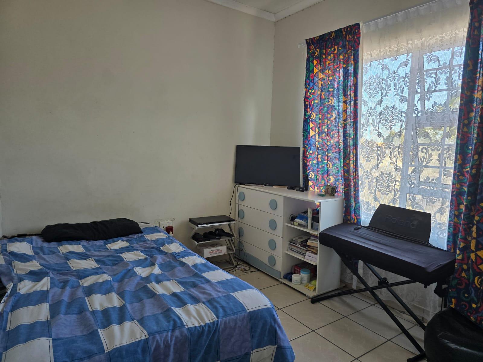 Image 2 of 6
