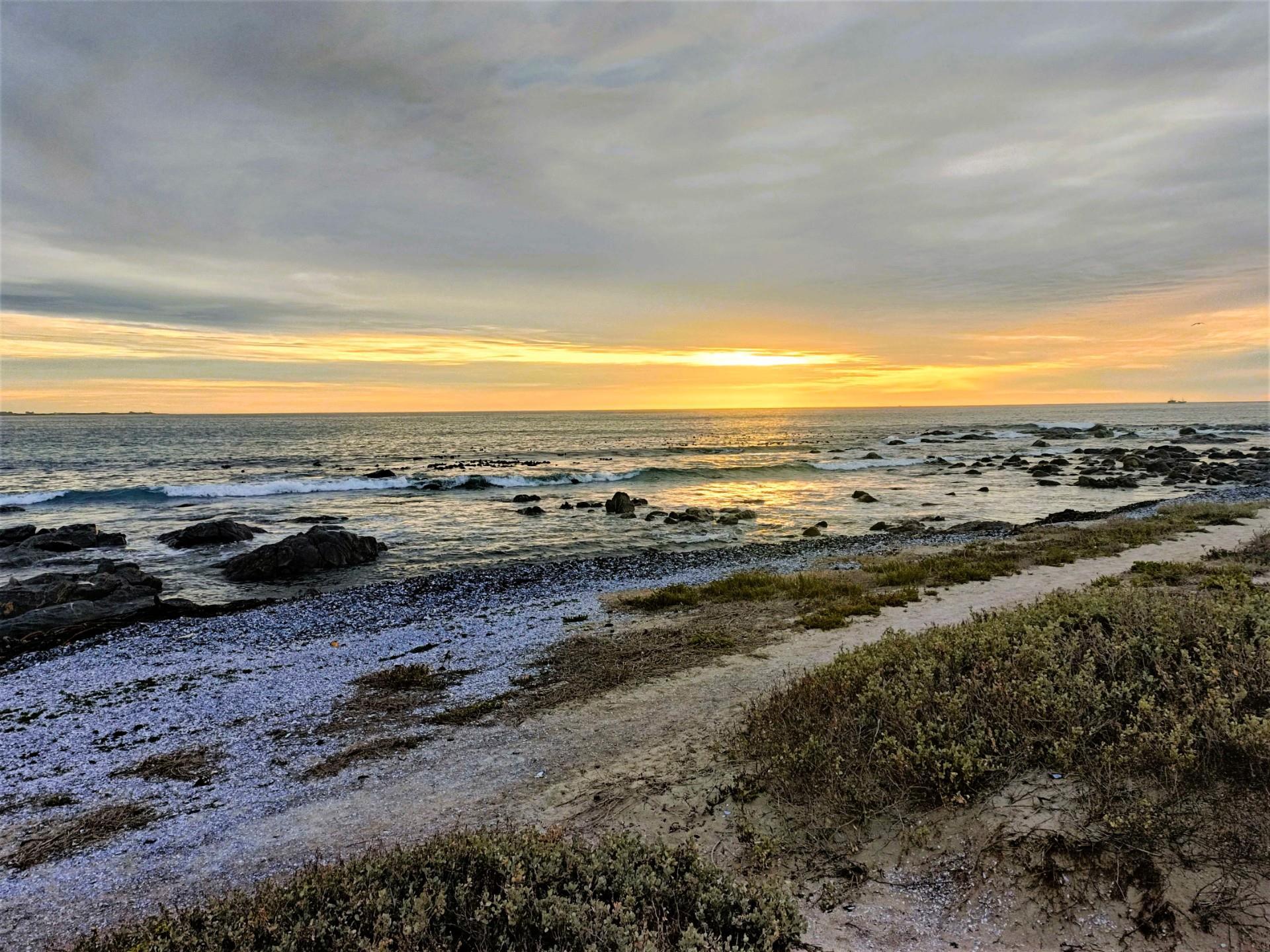 Image 2 of 6