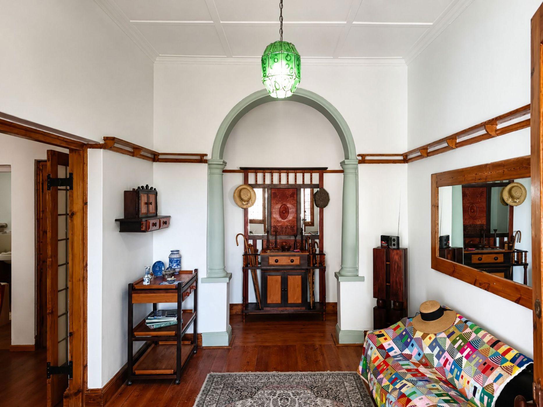 Image 2 of 6