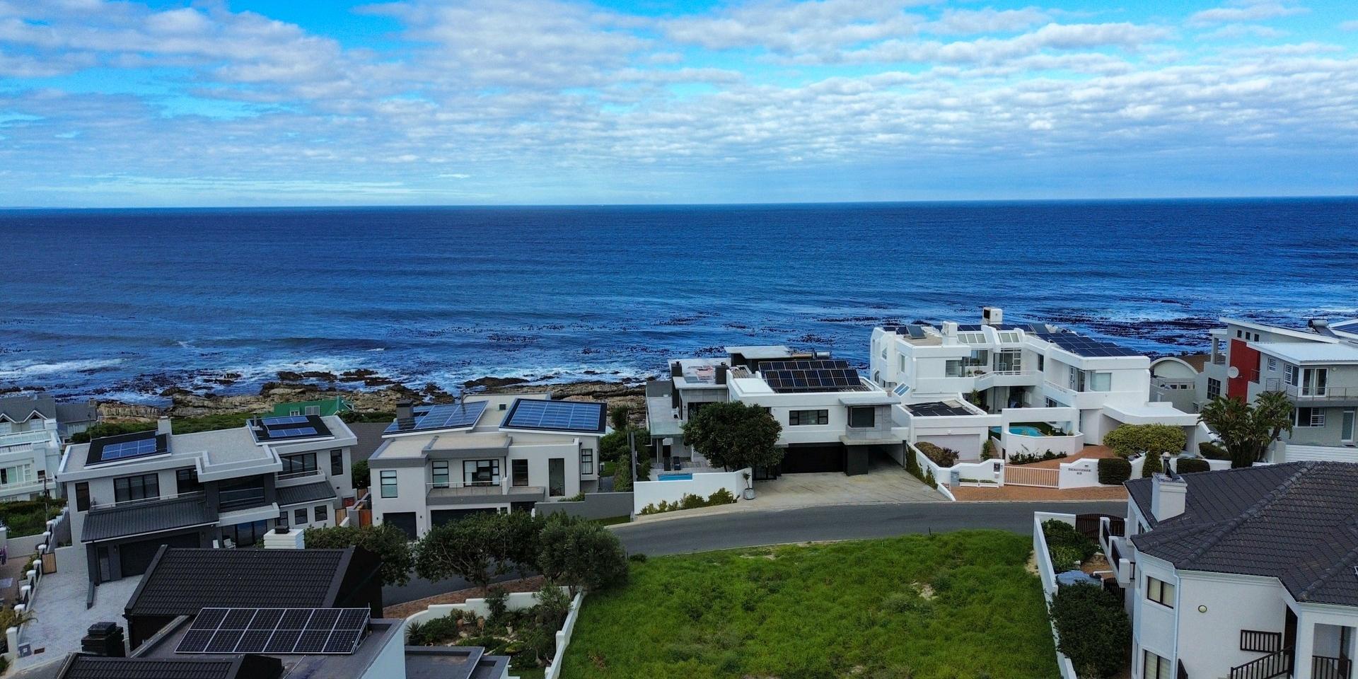 Image 2 of 6