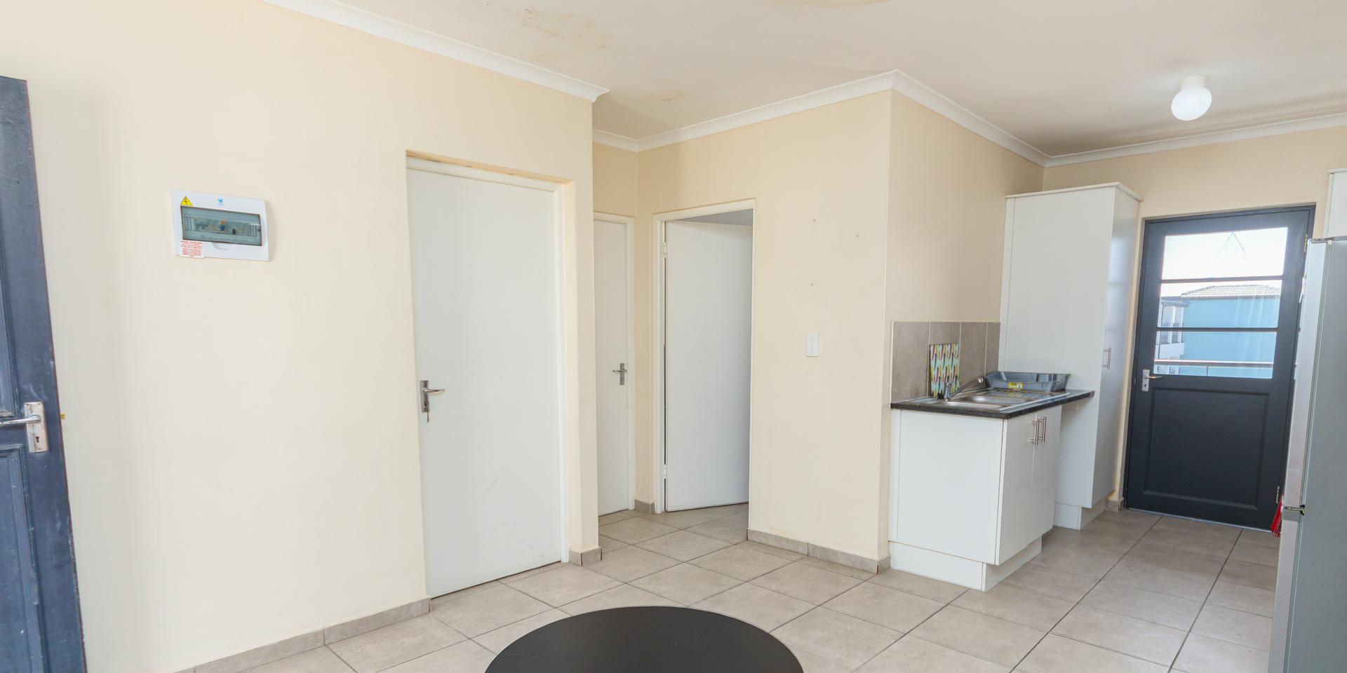 Image 5 of 6