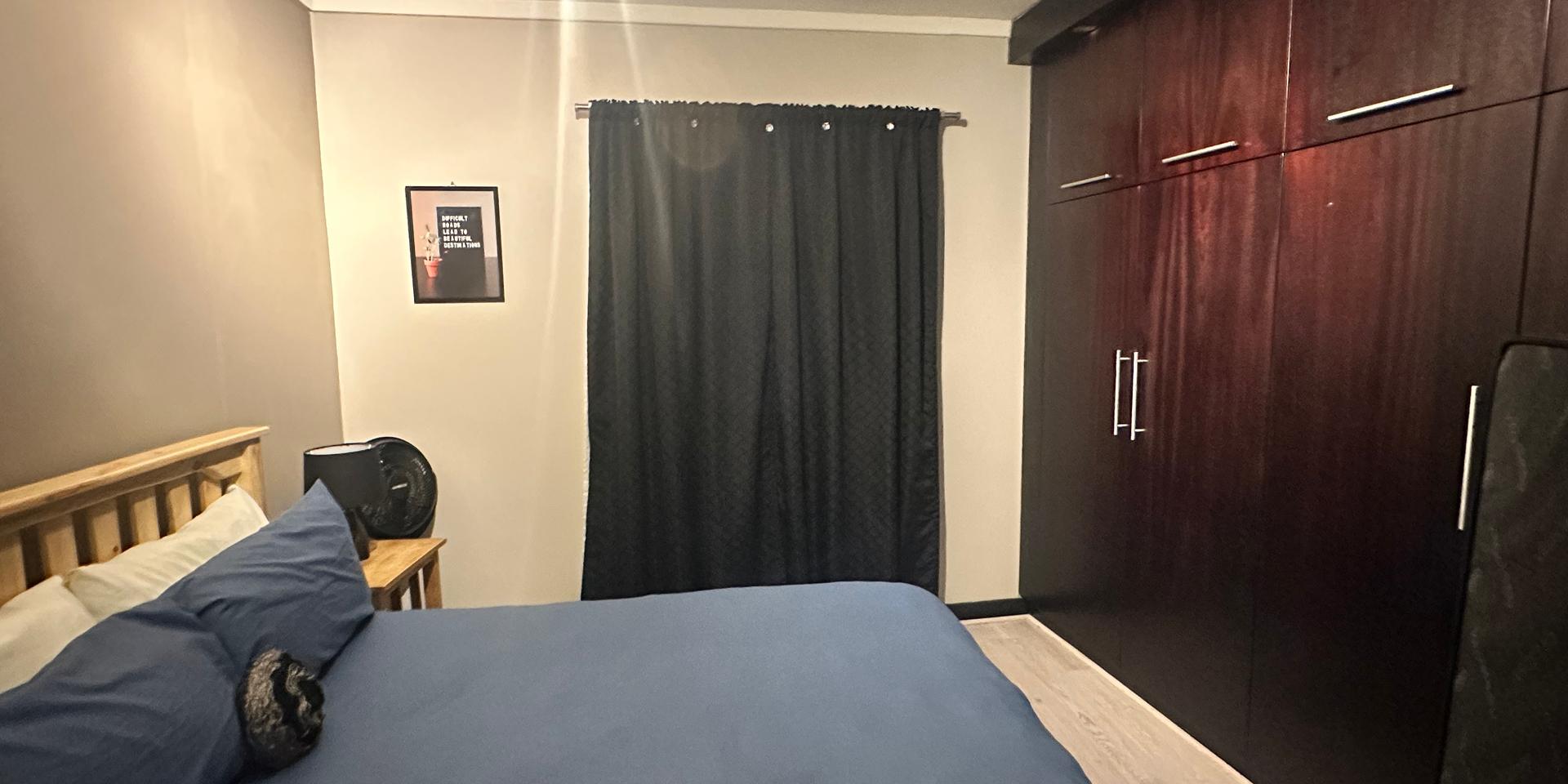 Image 4 of 6