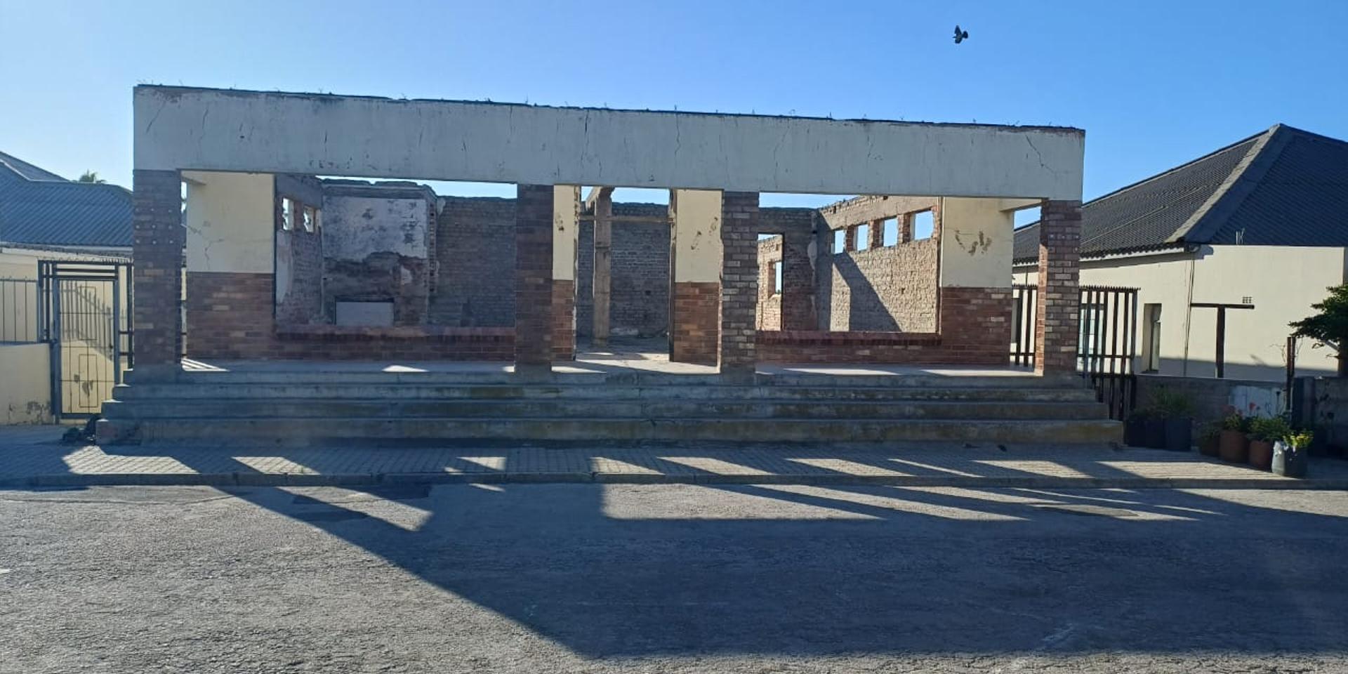 Image 5 of 6