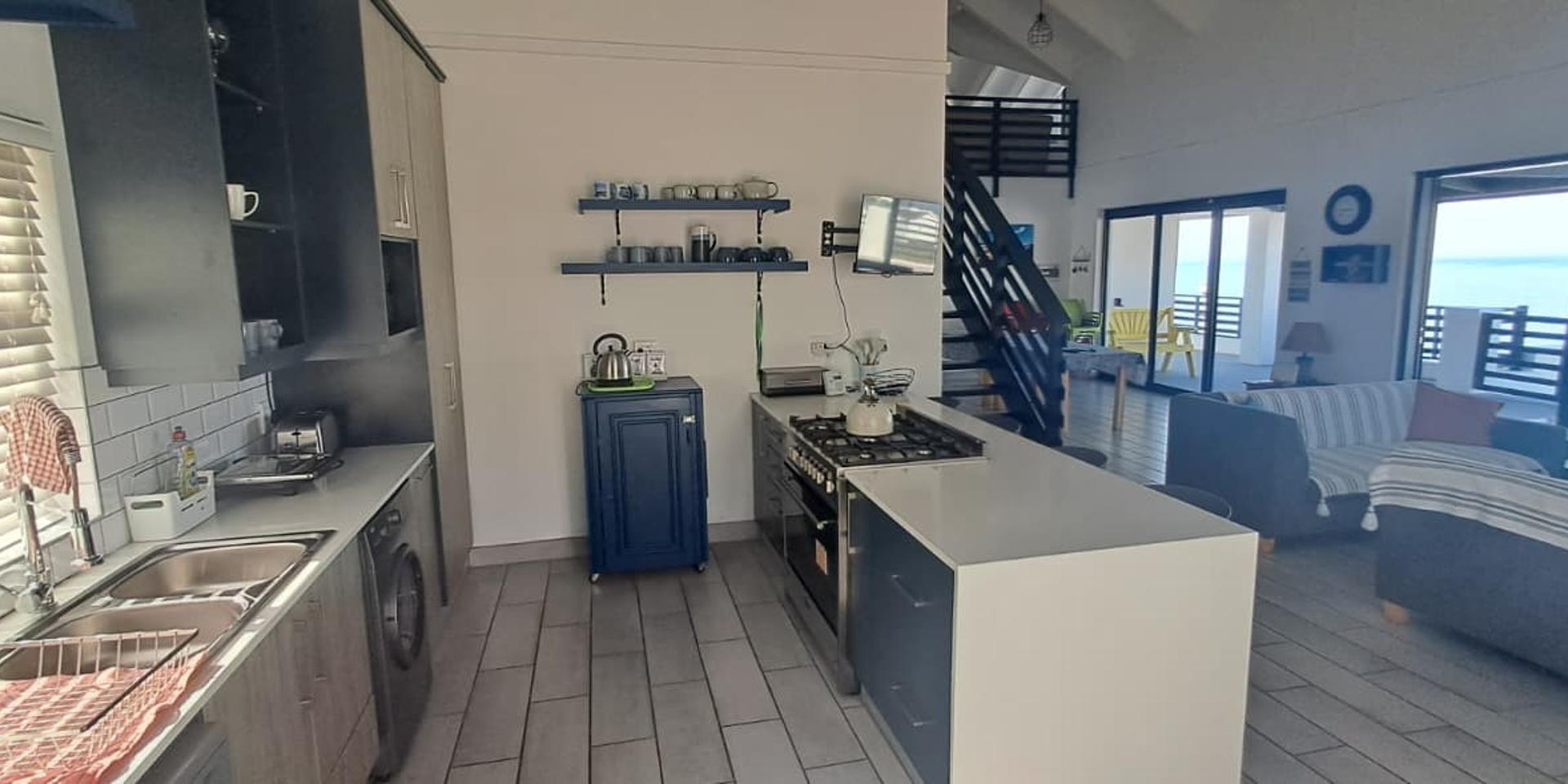 Image 4 of 6