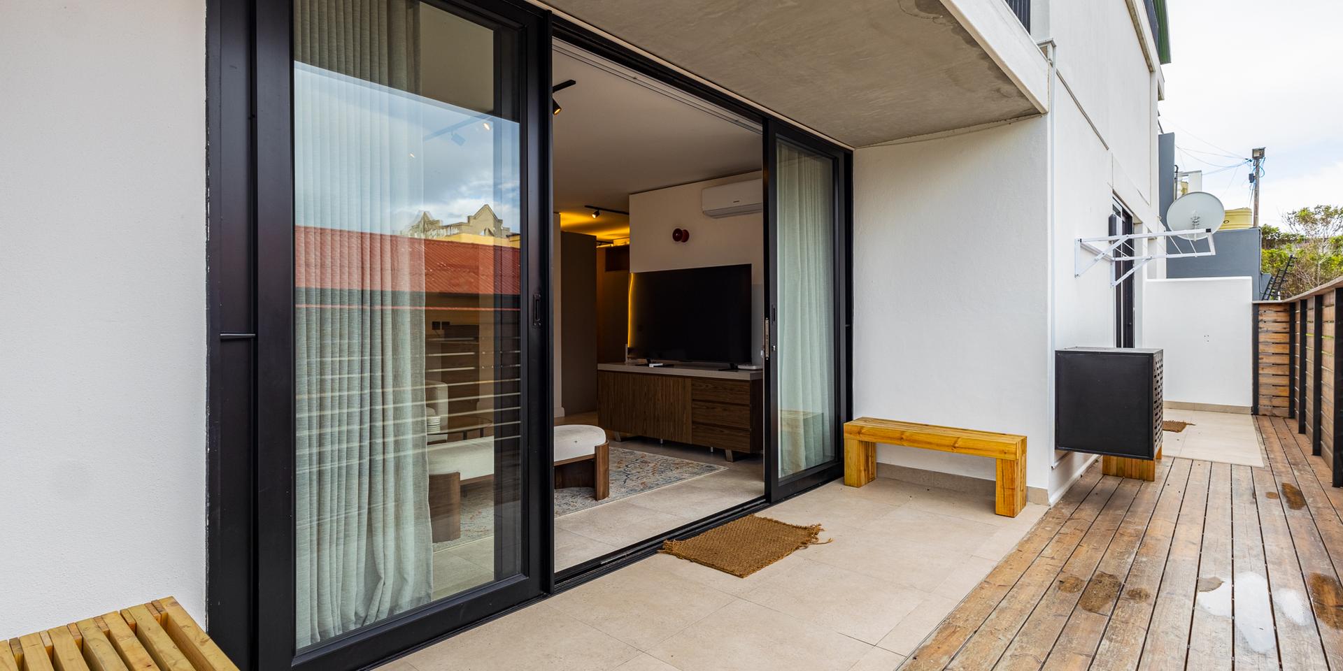 Image 2 of 6
