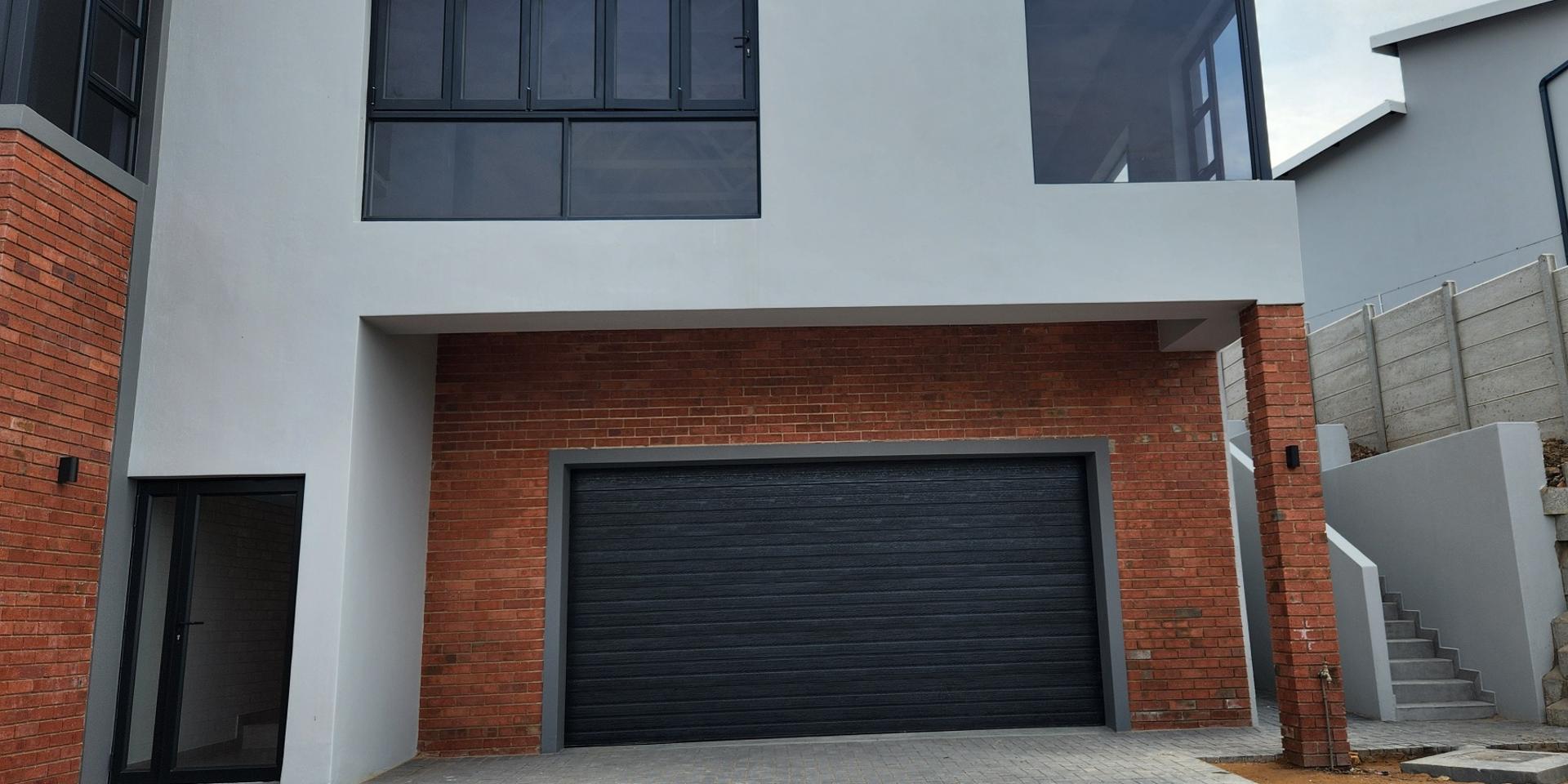 Image 4 of 6