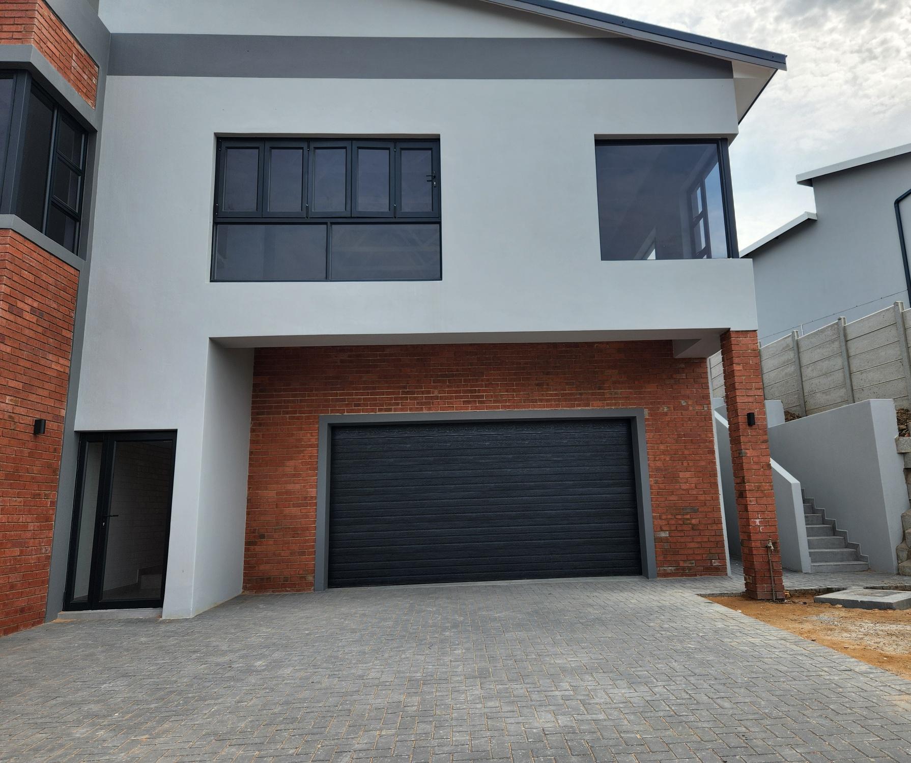 Image 4 of 6