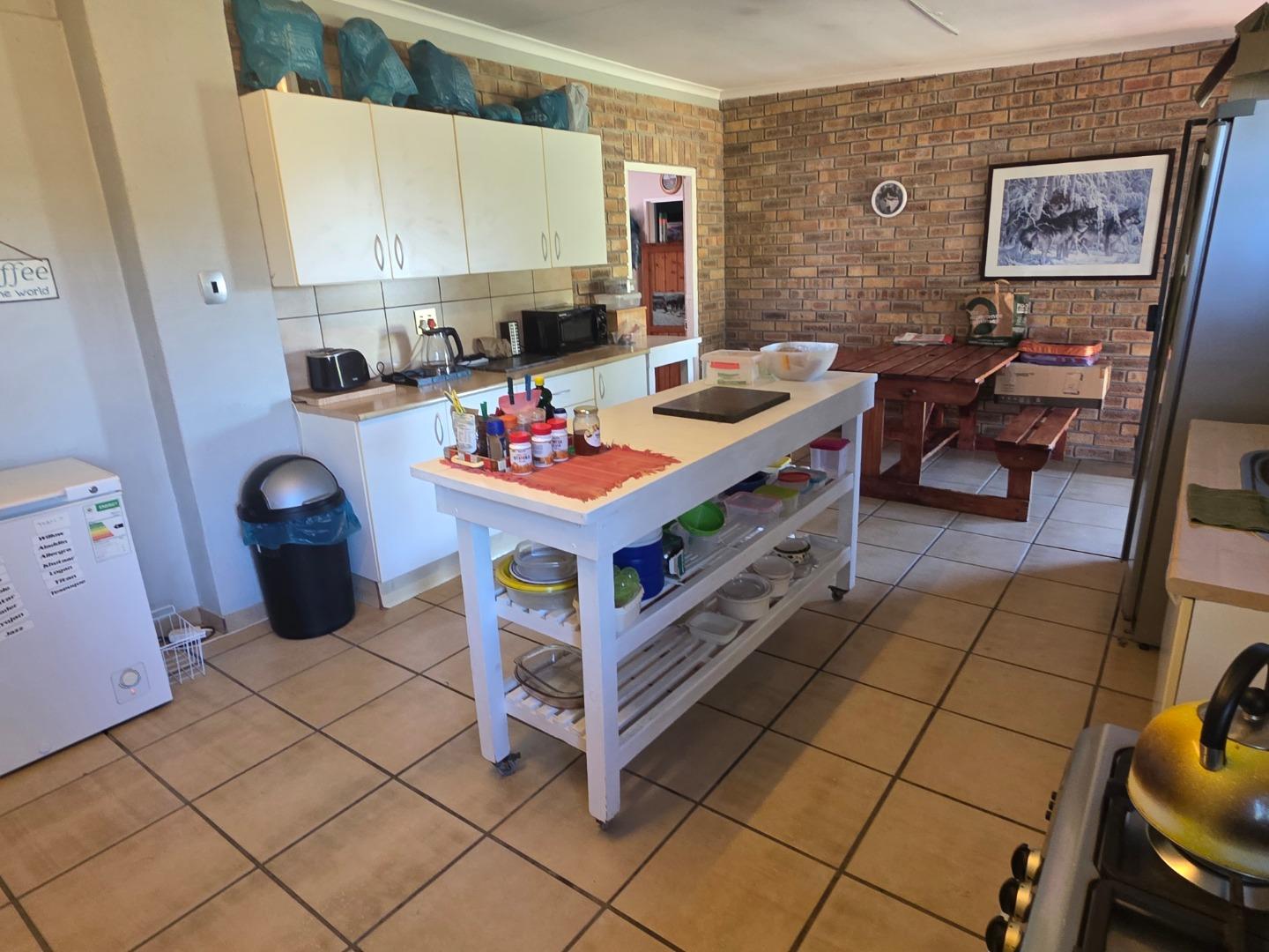 Image 4 of 6