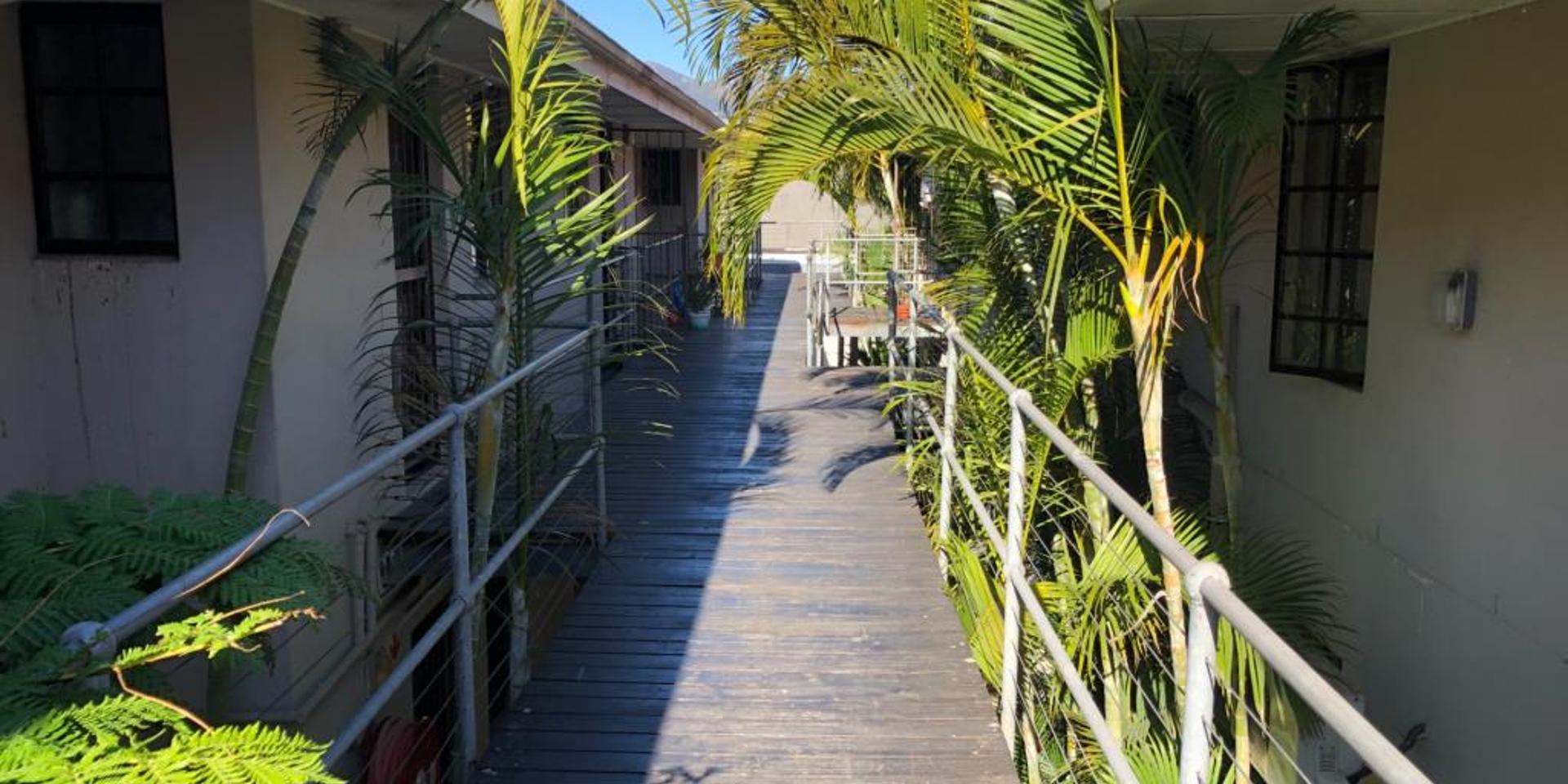 Image 3 of 6