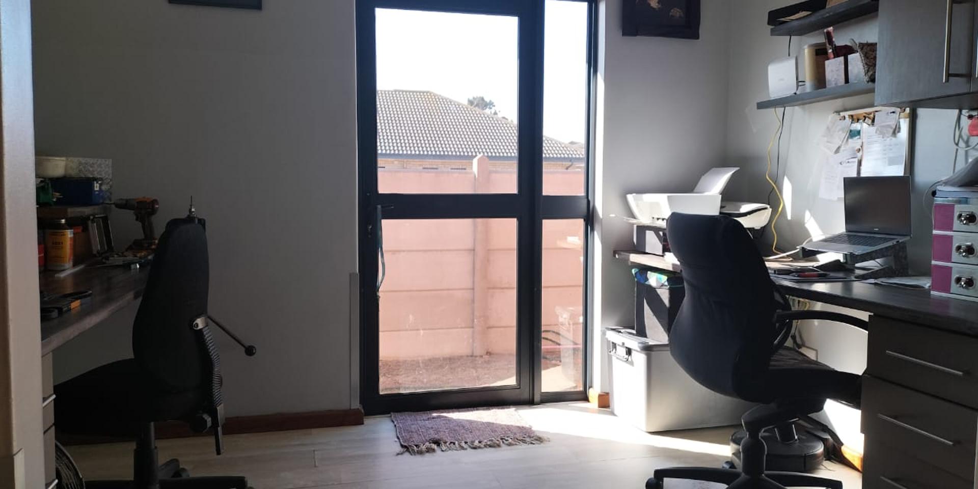 Image 5 of 6