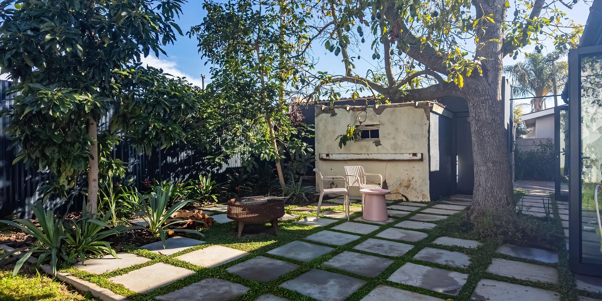 Image 5 of 6