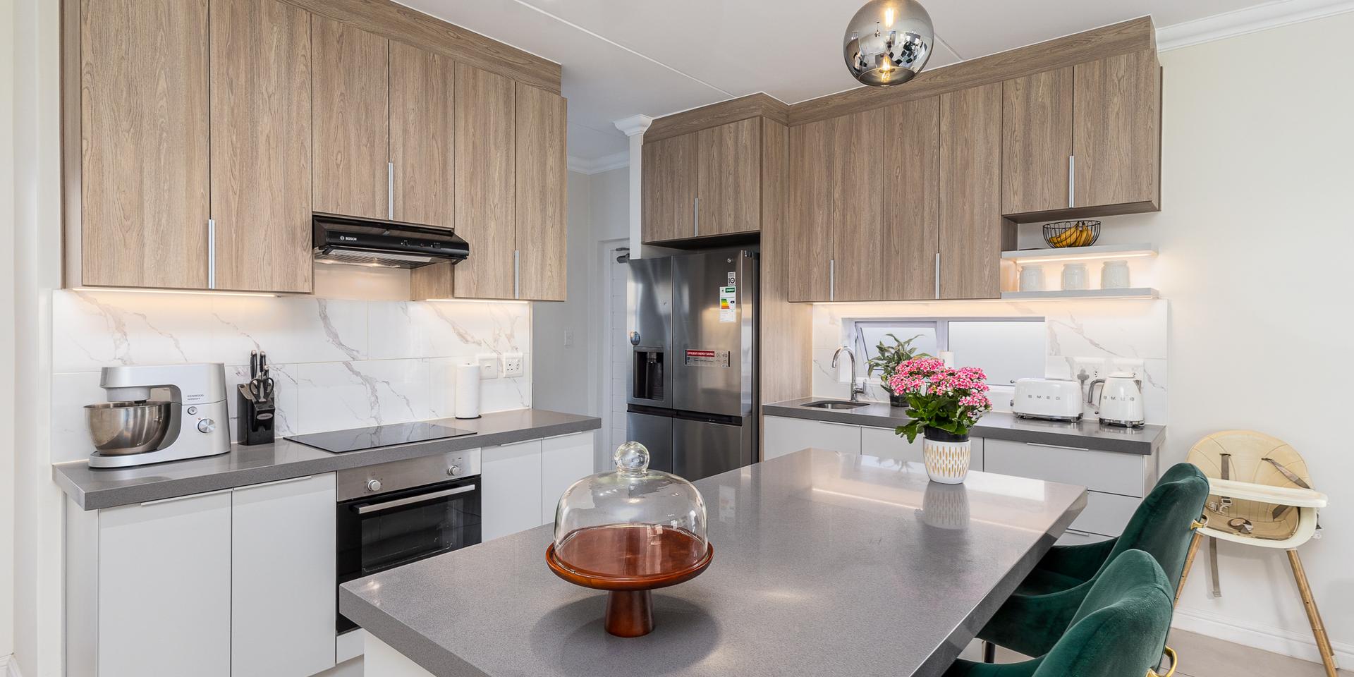 Image 3 of 6