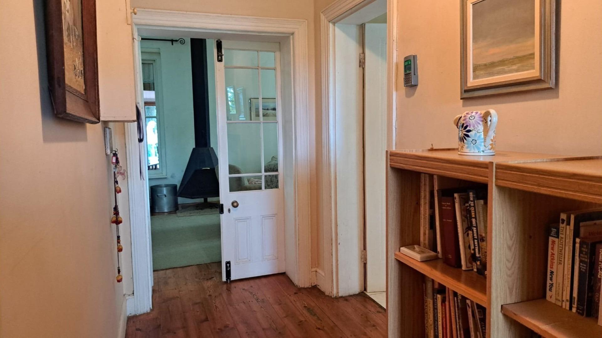 Image 4 of 6