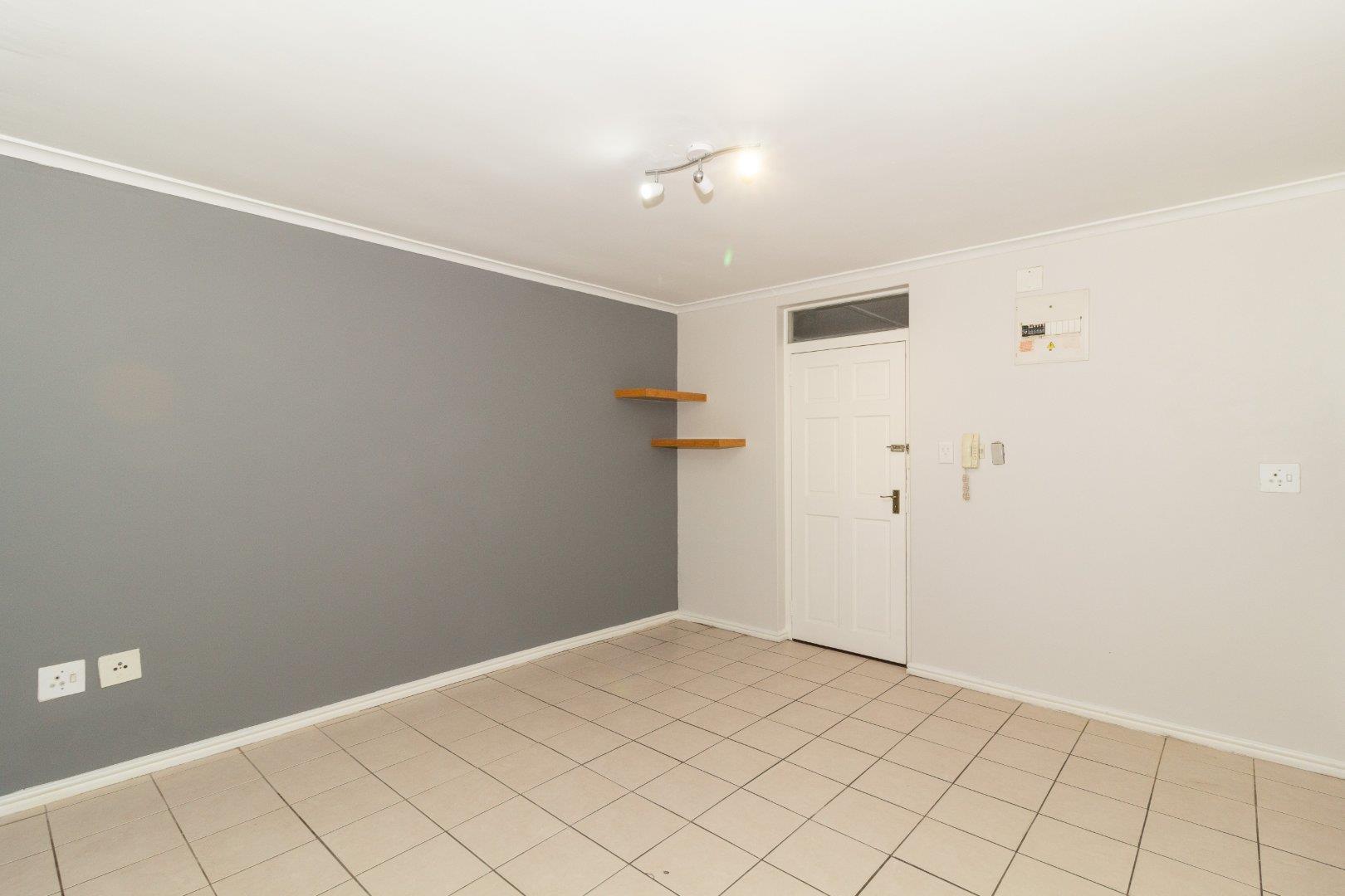 Image 2 of 6