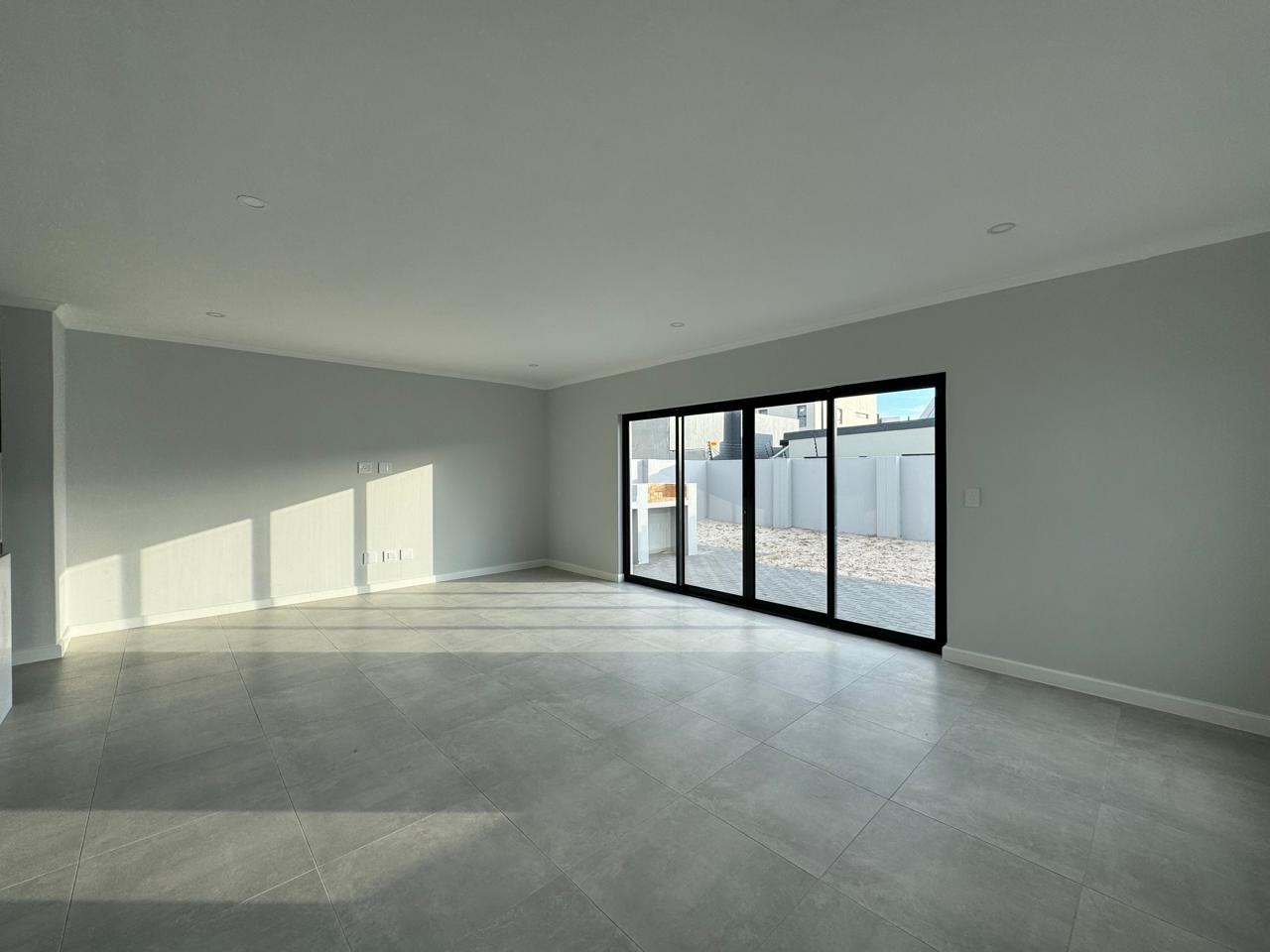 Image 2 of 6