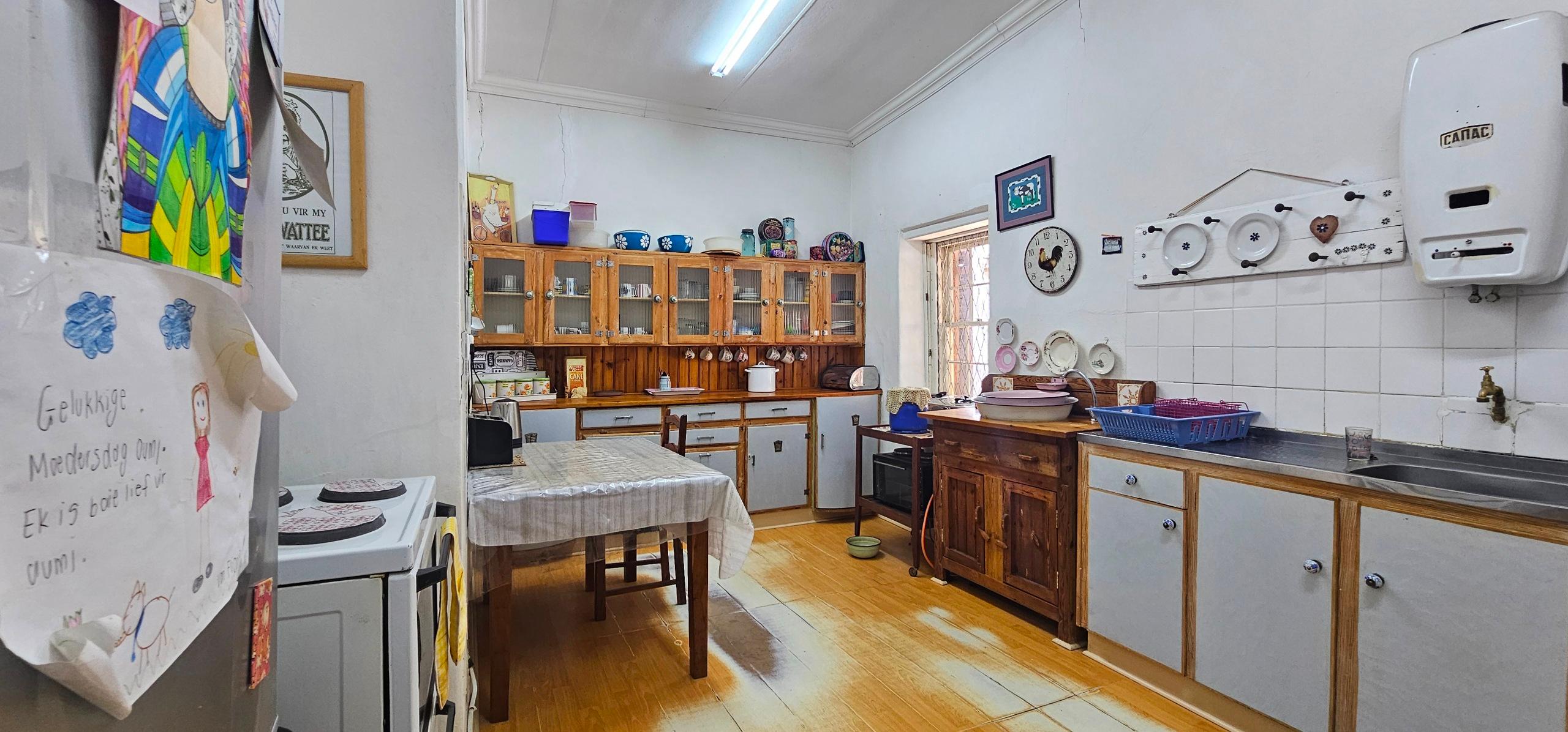 Image 4 of 6