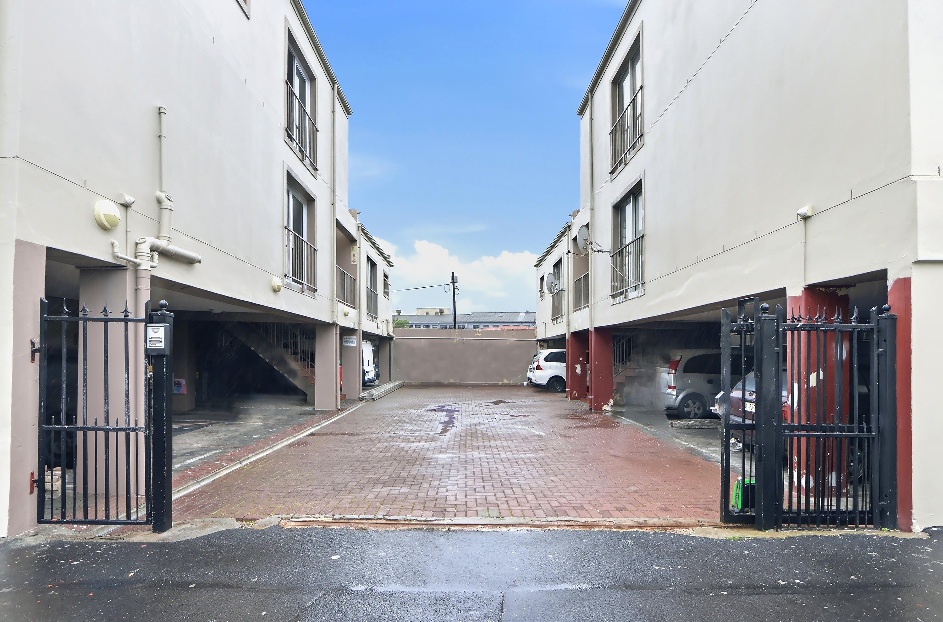 Image 4 of 6