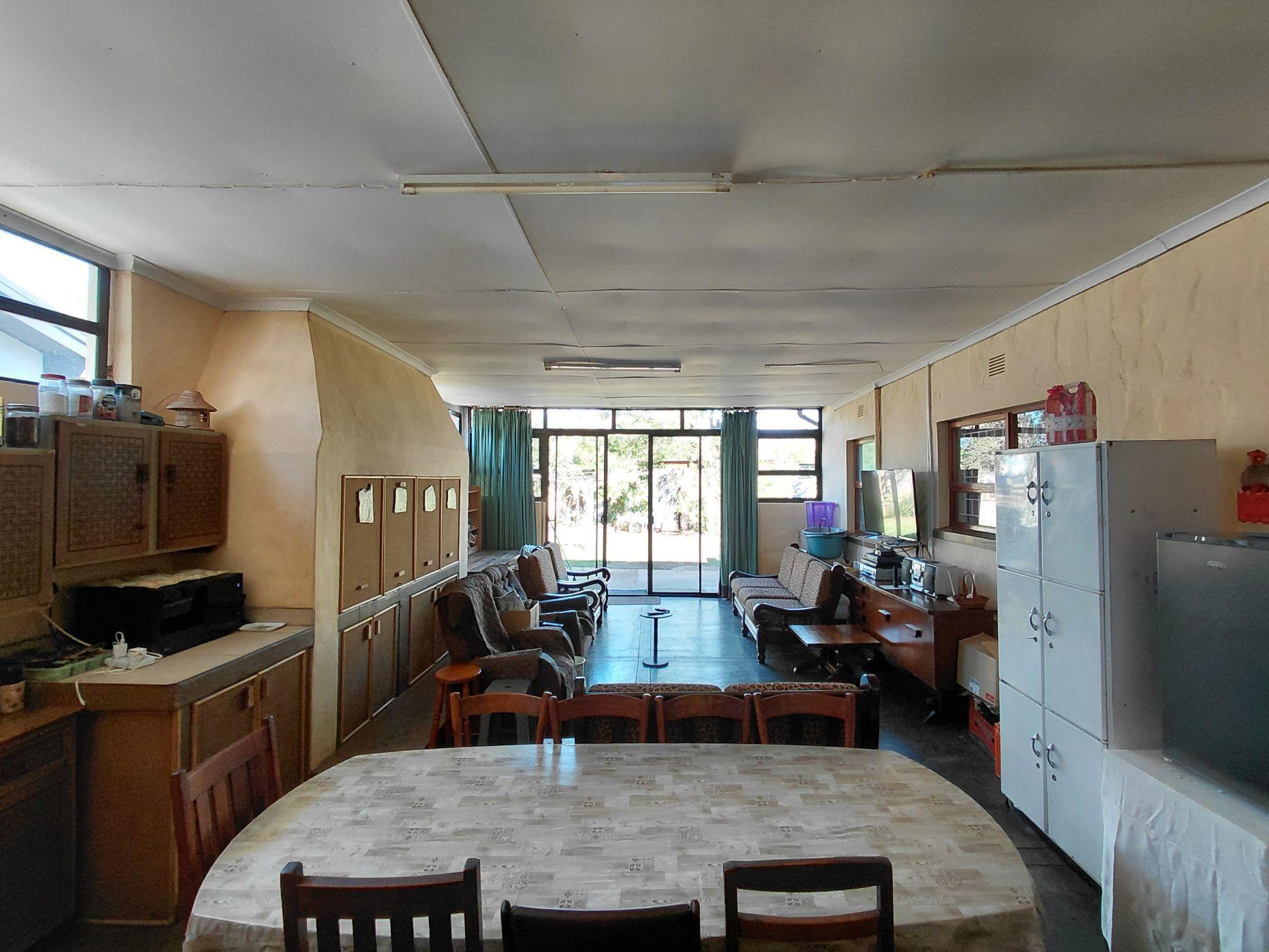 Image 2 of 6
