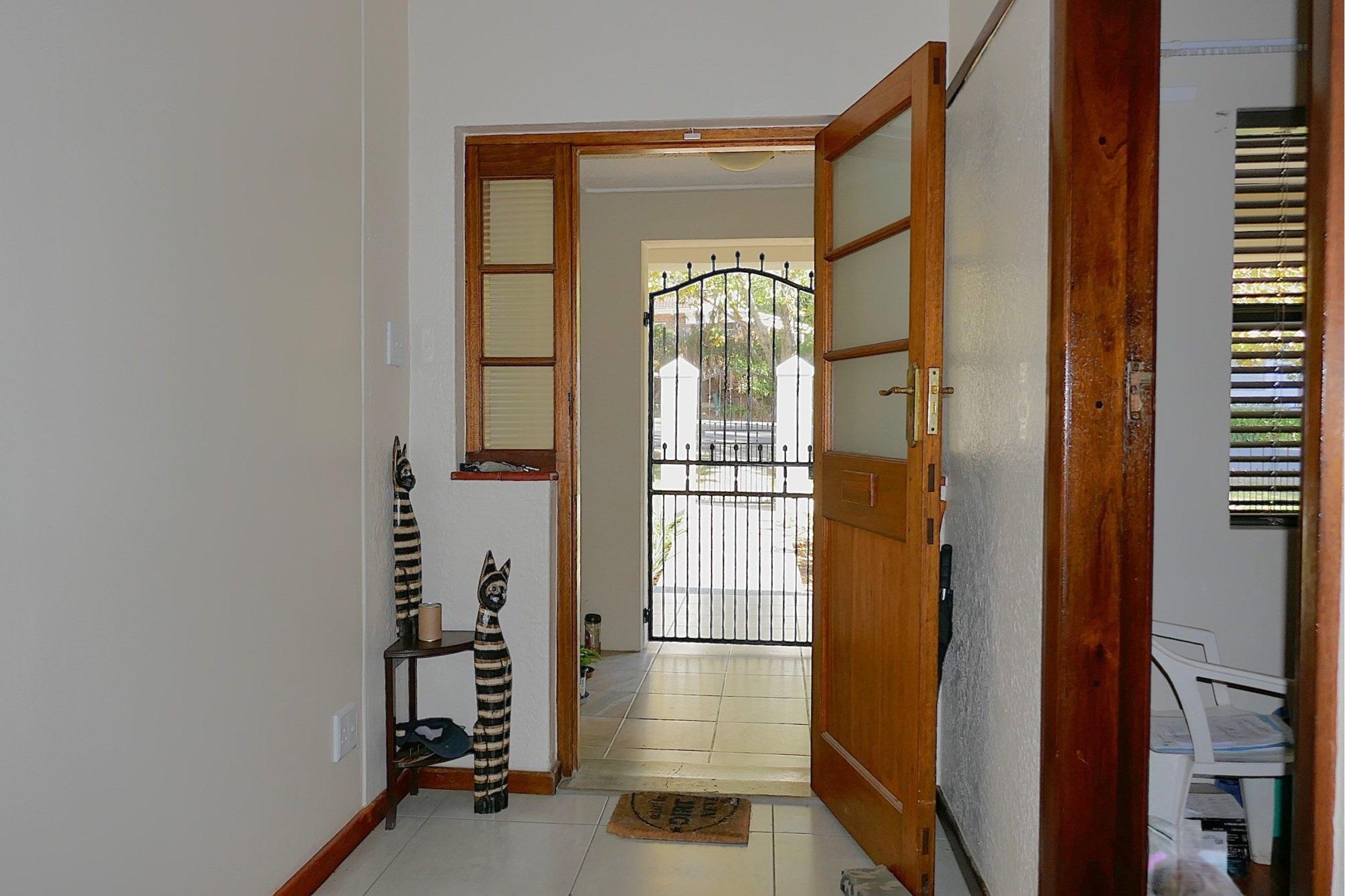 Image 4 of 6