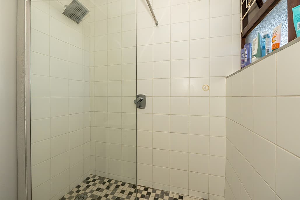 Image 5 of 6