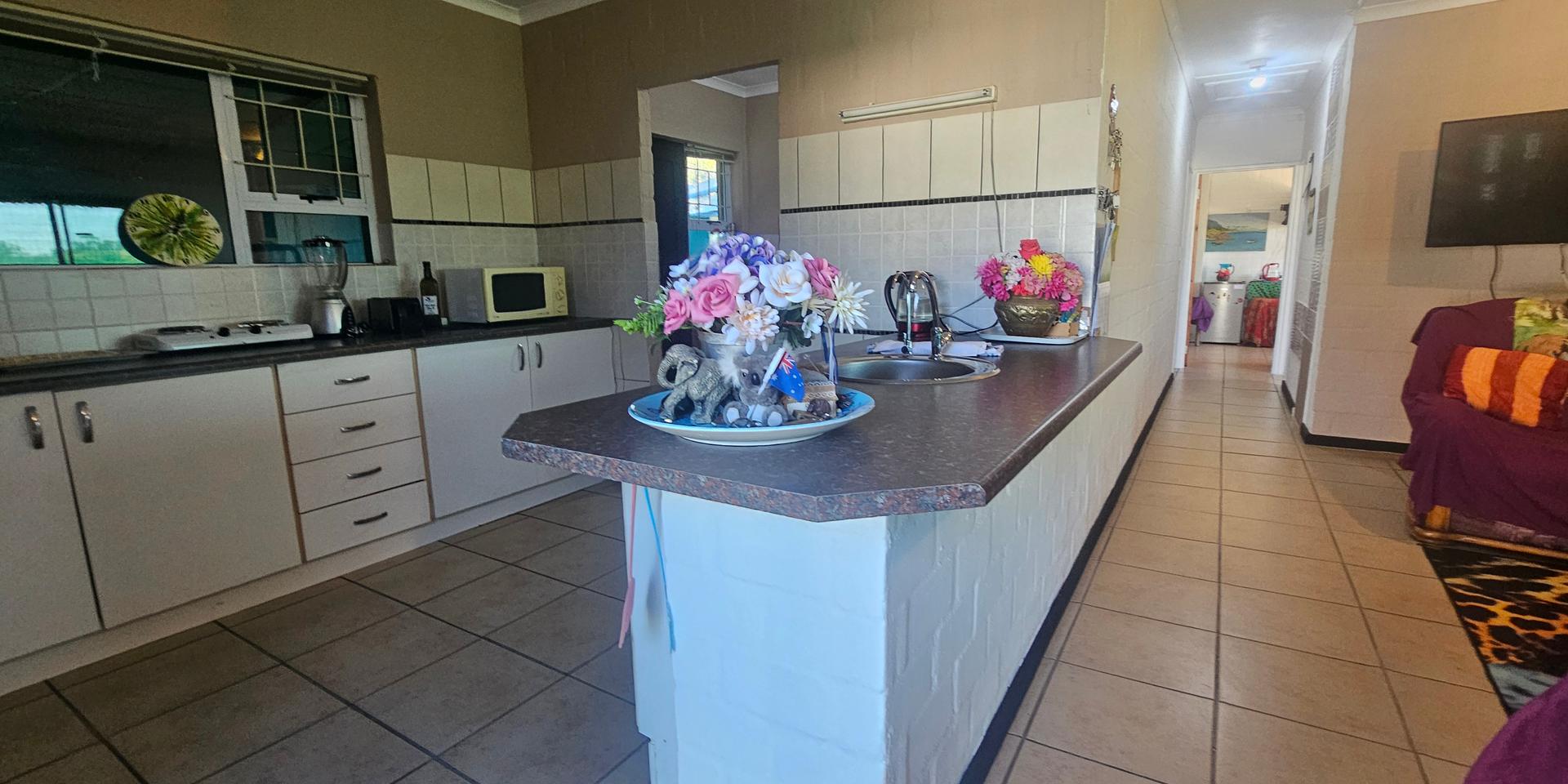 Image 2 of 6