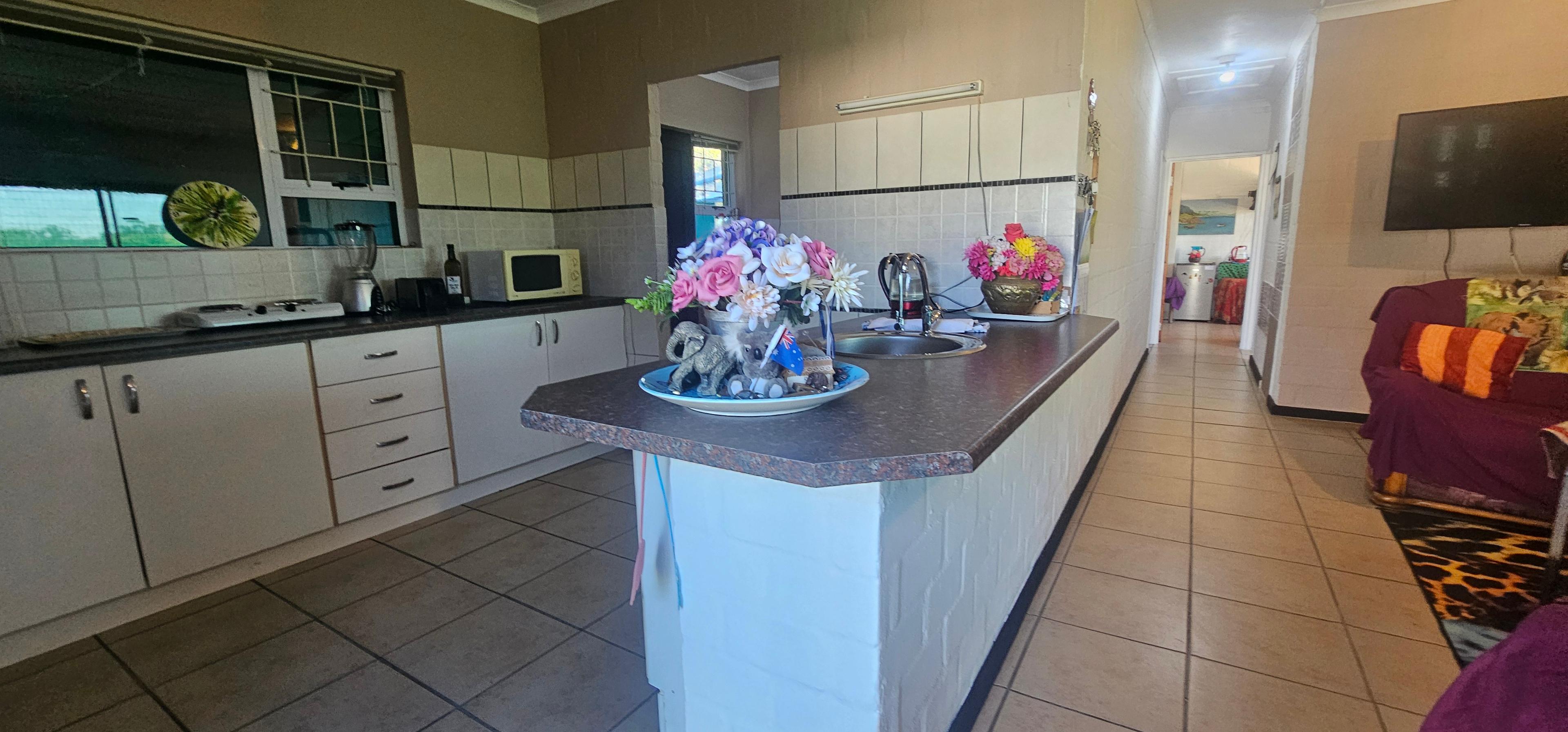 Image 2 of 6
