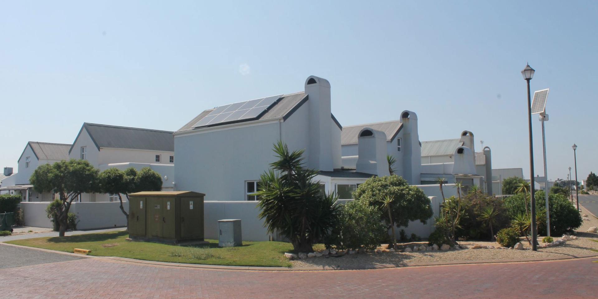 Image 2 of 6