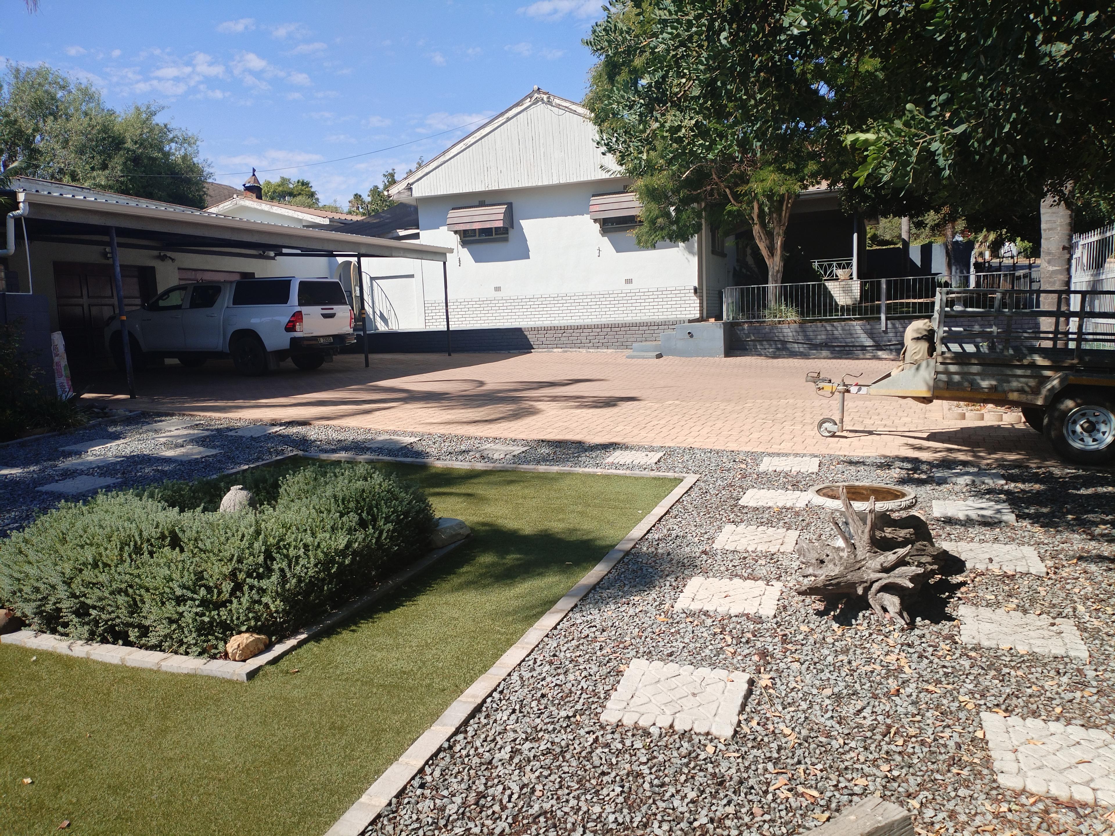 Image 3 of 6