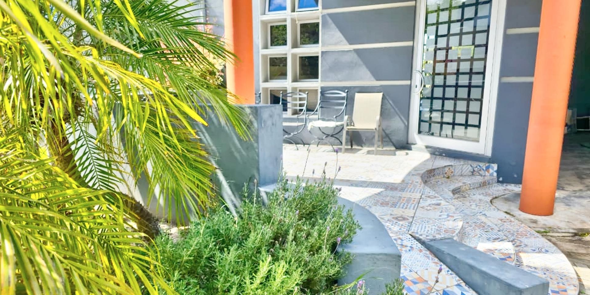 Image 3 of 6