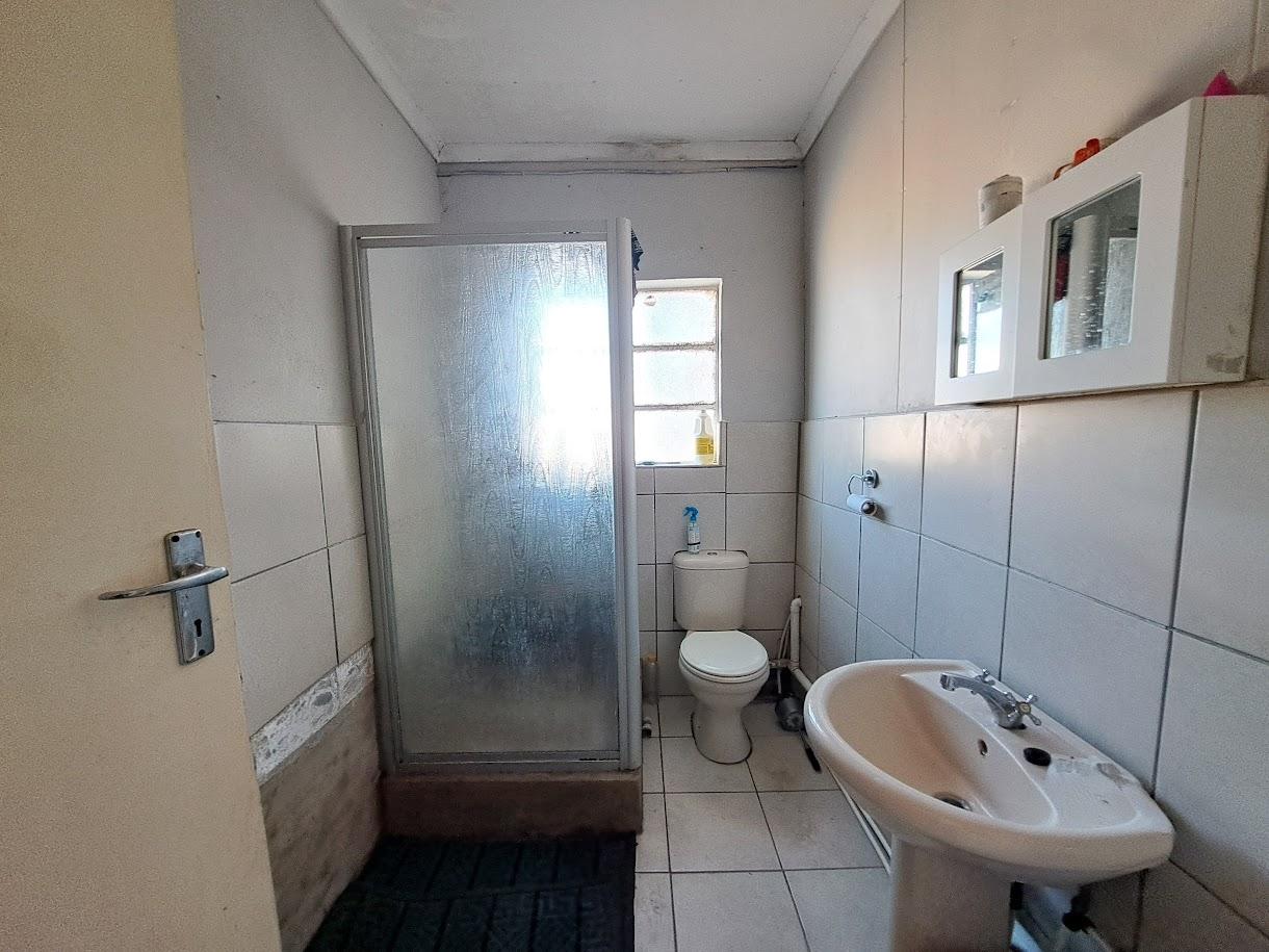 Image 1 of 6