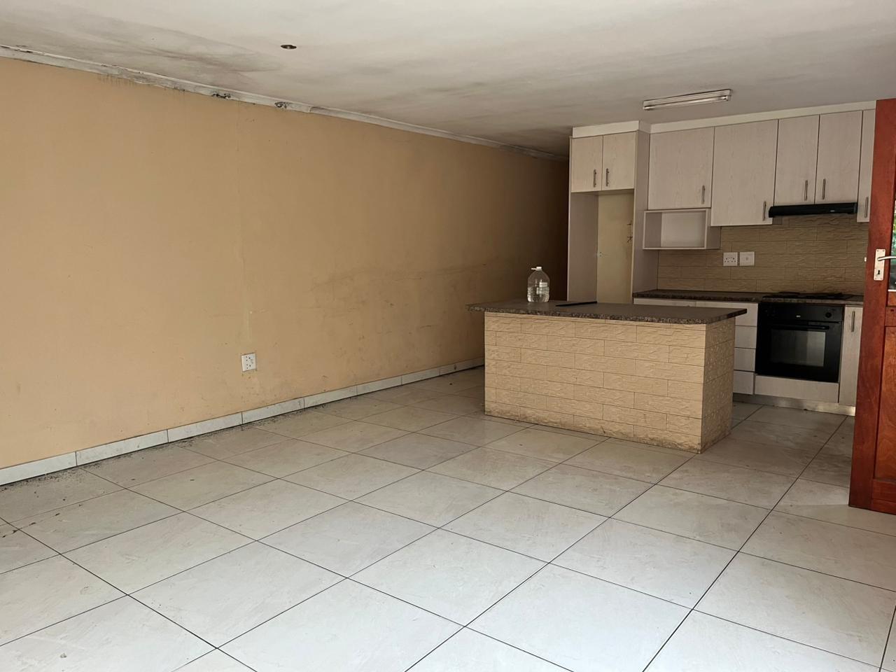 Image 4 of 6