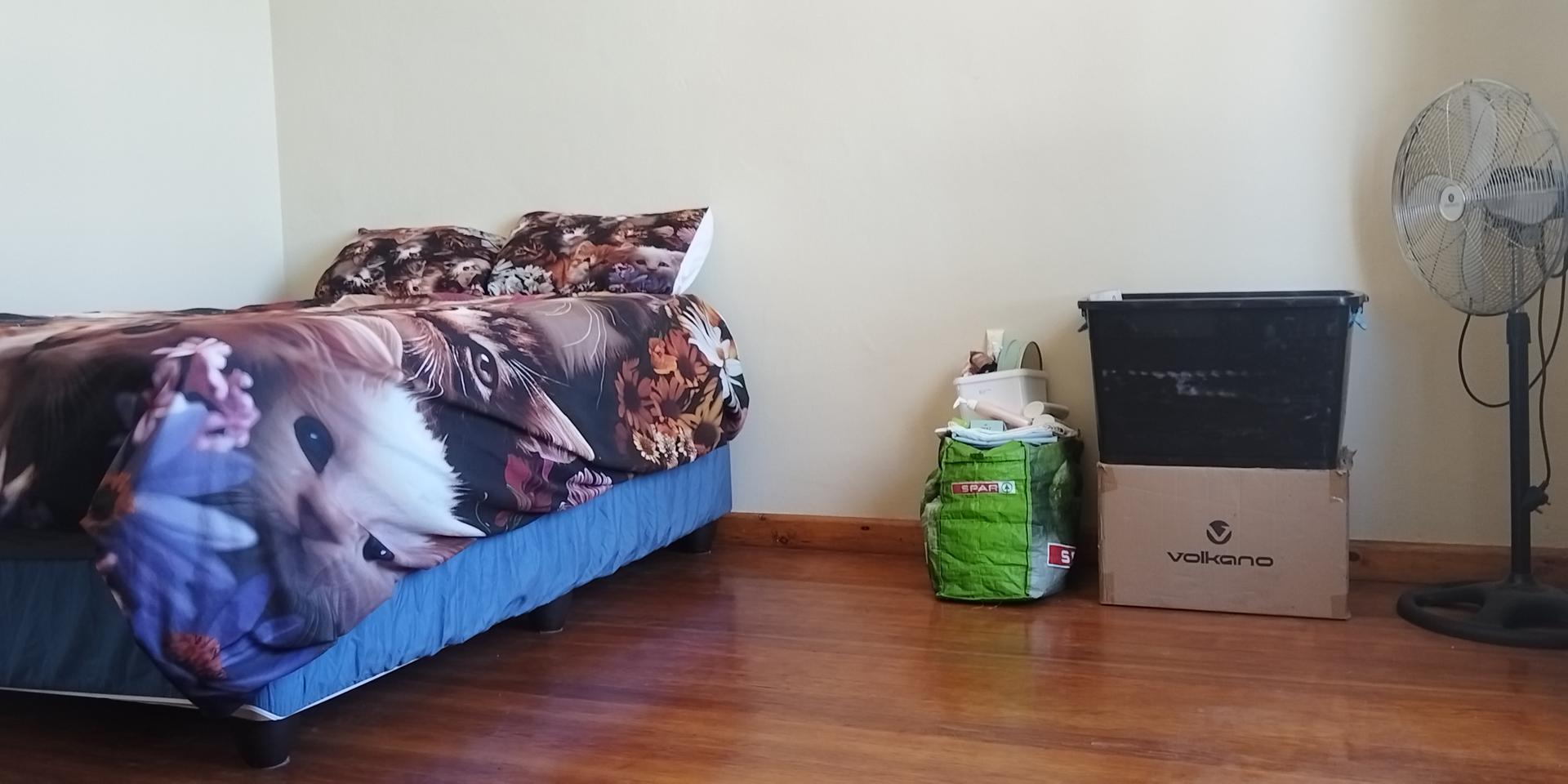 Image 2 of 6