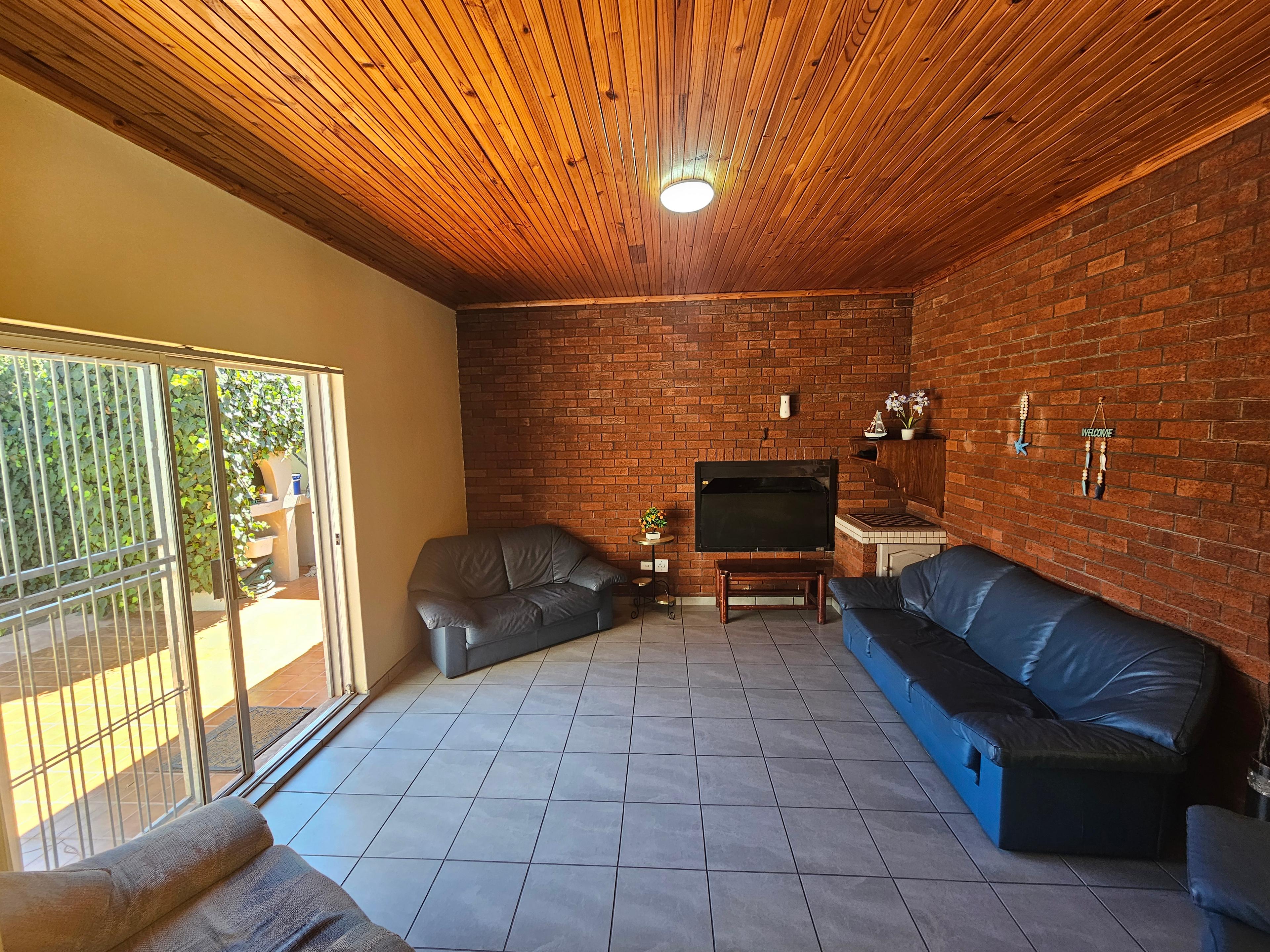 Image 3 of 6